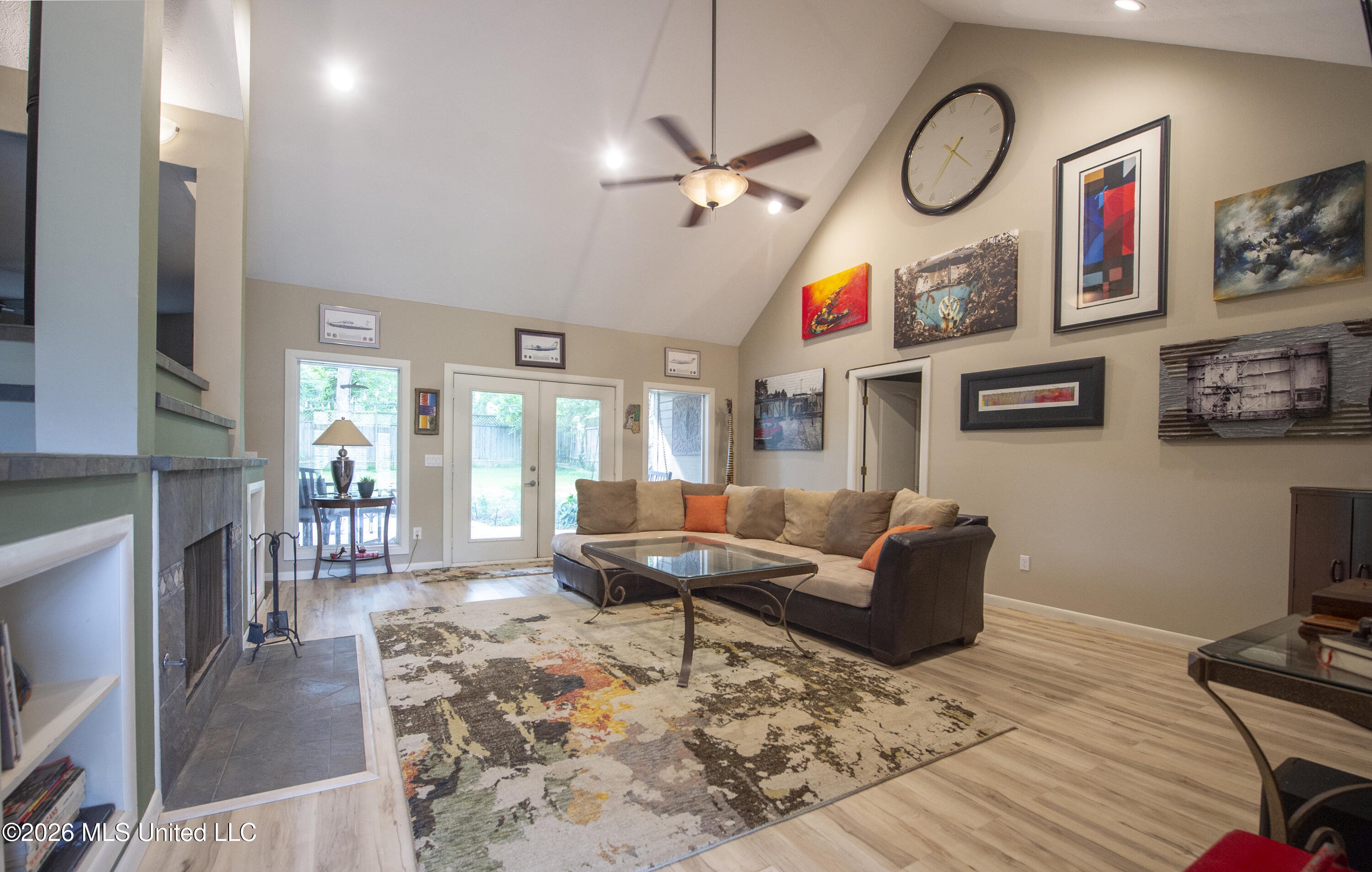 113 Kenbridge Lane Property Photo 4