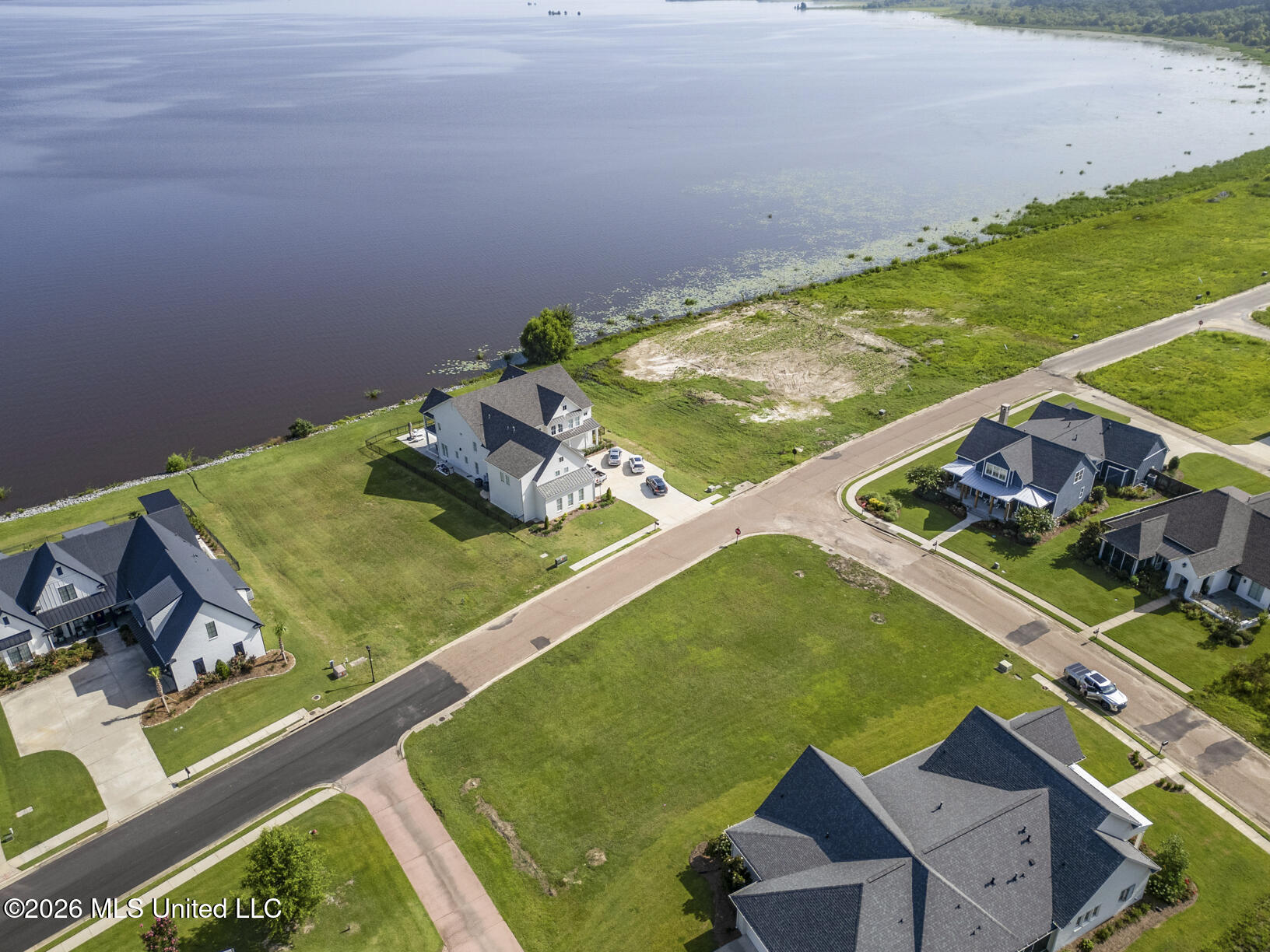 817 Arbor Pointe Property Photo 1