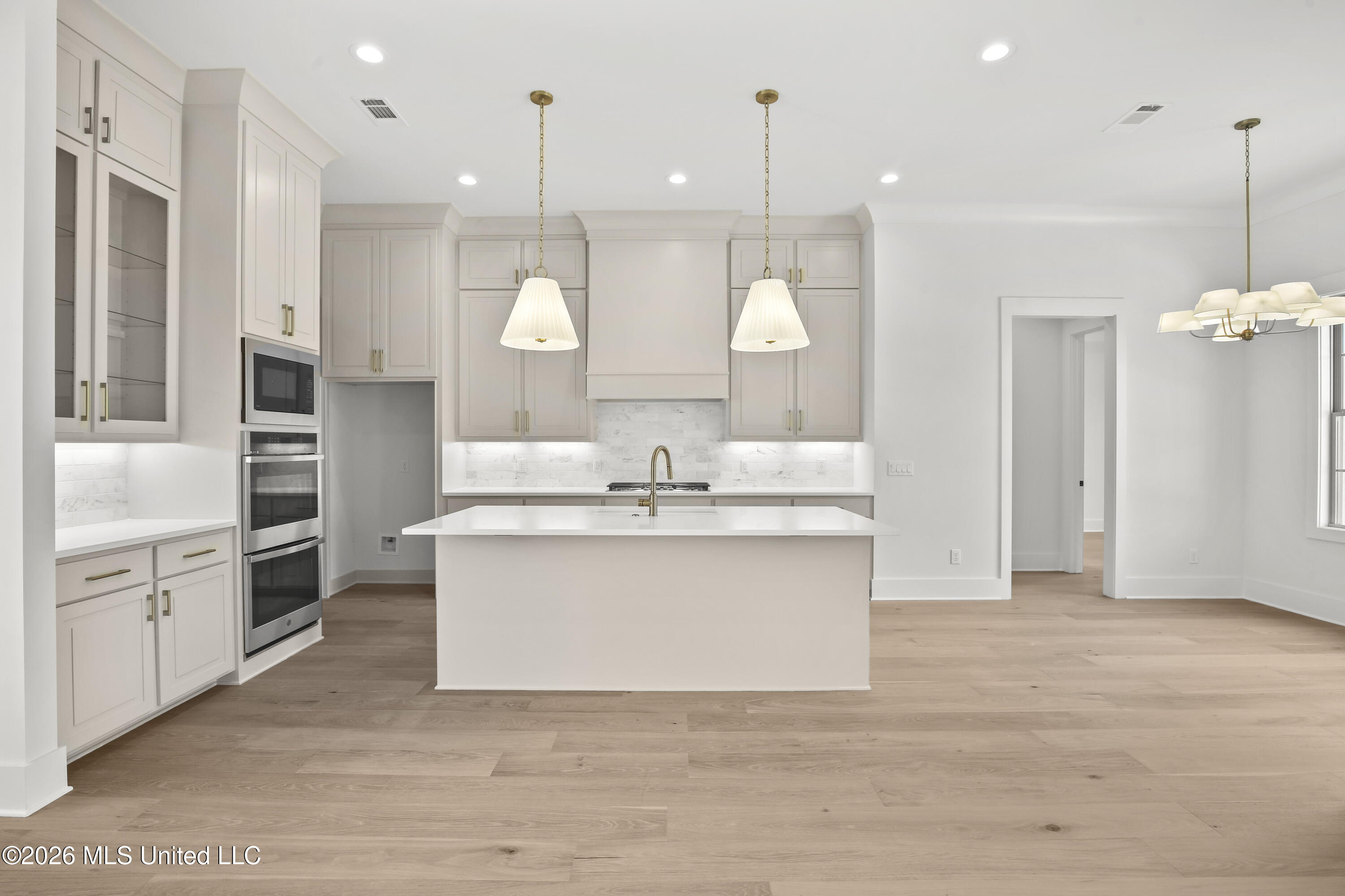 507 Friars Cove Property Photo 4