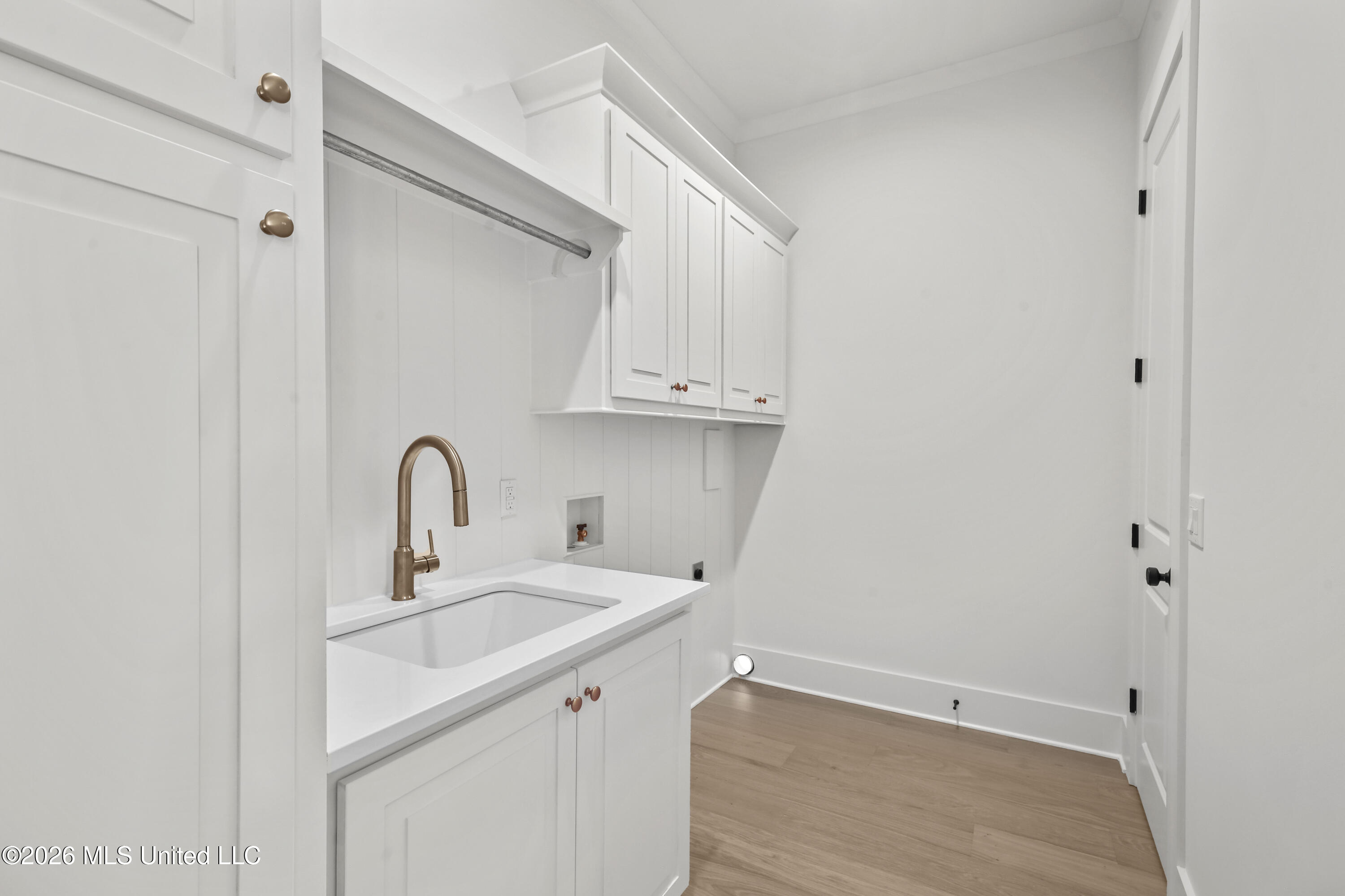 507 Friars Cove Property Photo 8