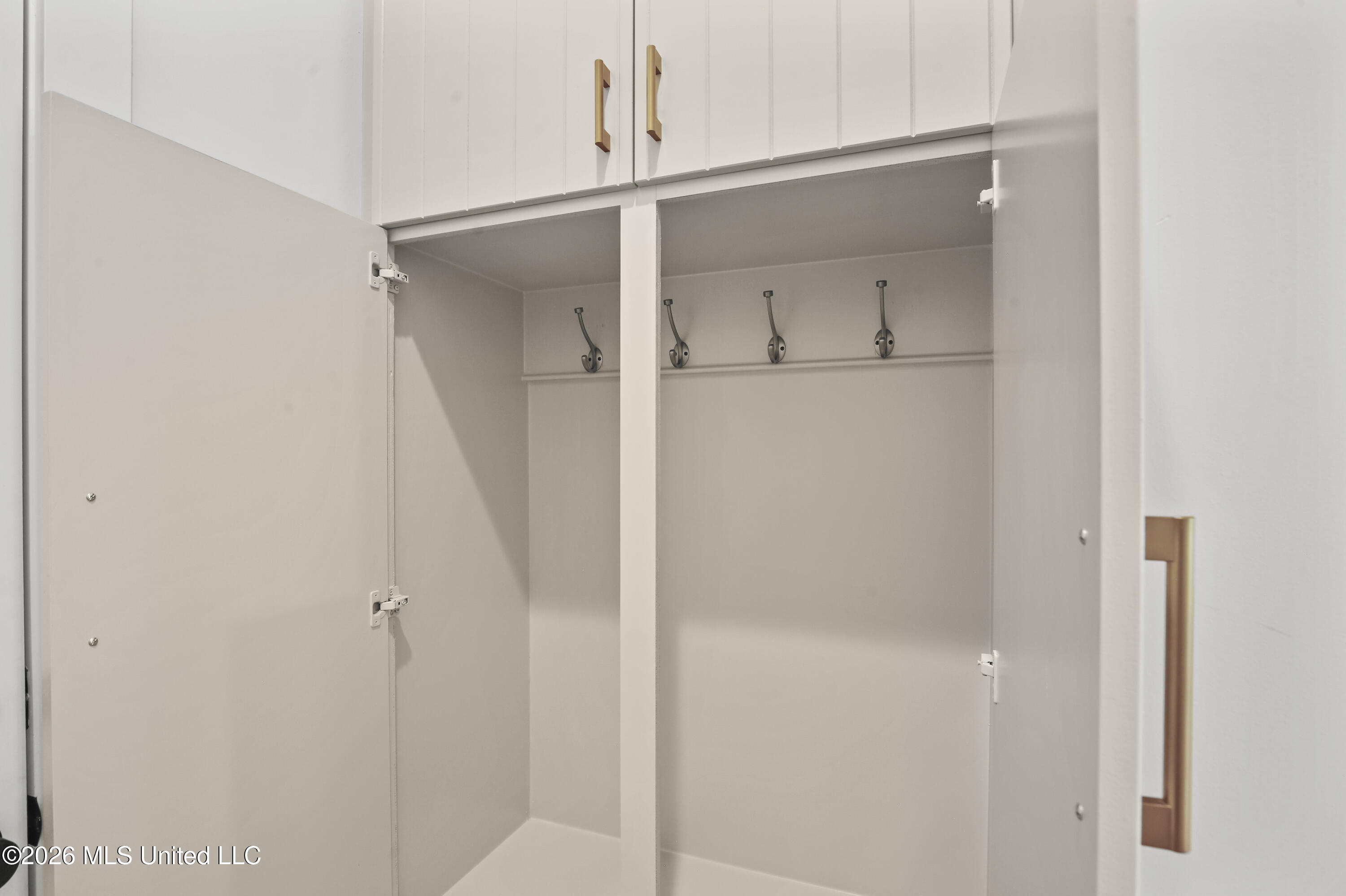 507 Friars Cove Property Photo 10
