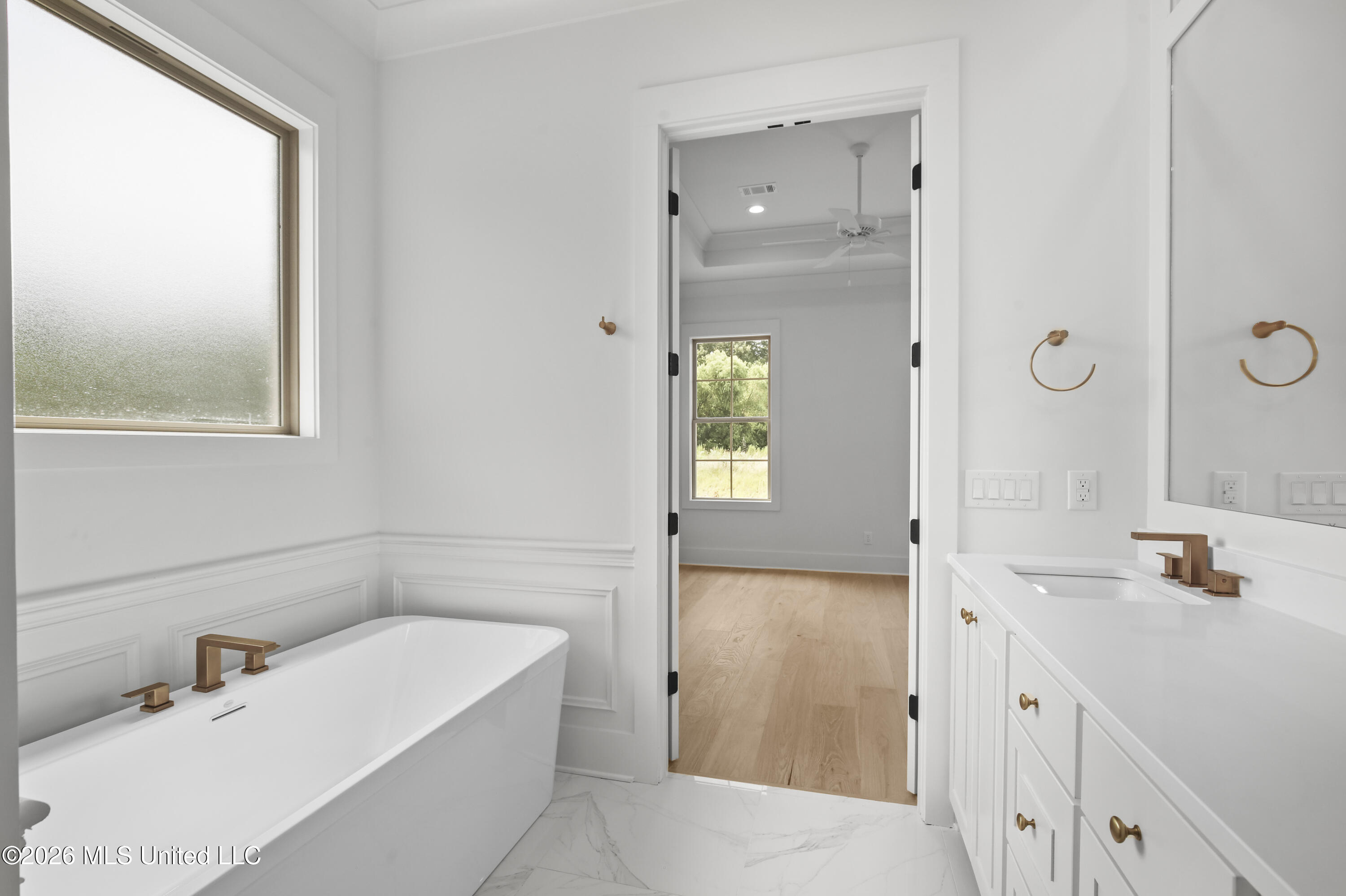 507 Friars Cove Property Photo 13