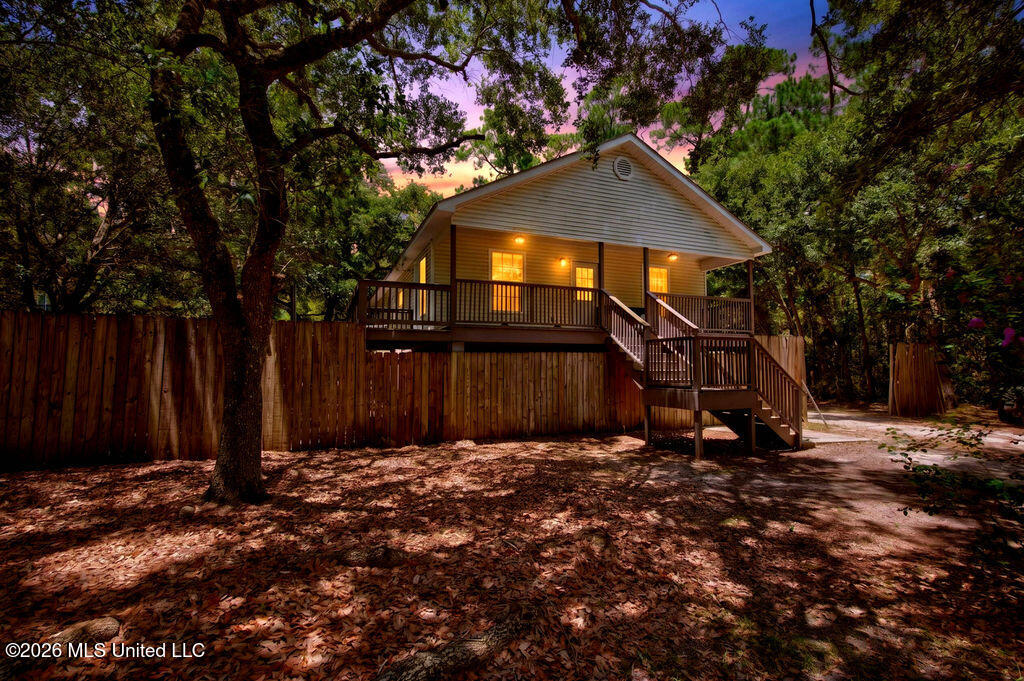 583 Henderson Avenue Property Photo 1