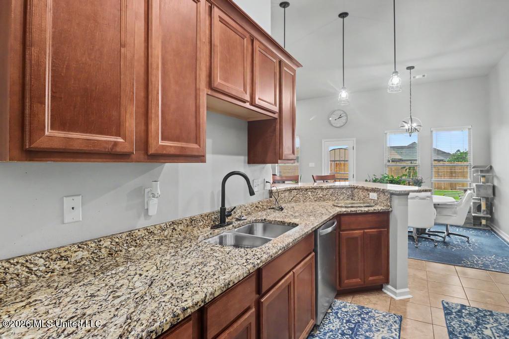 16910 Acron Street Property Photo 5