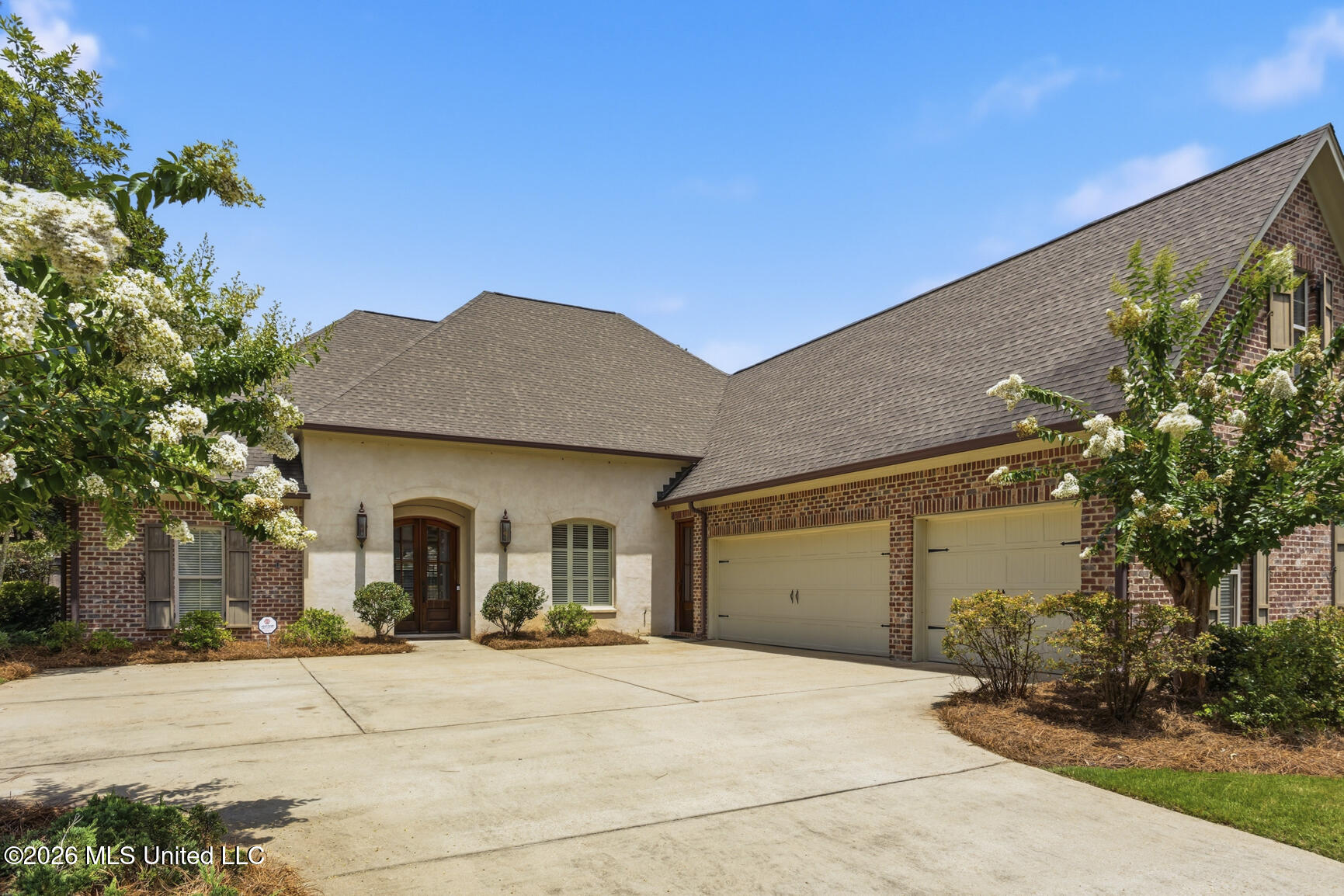 213 Breezy Hill Drive Property Photo 2
