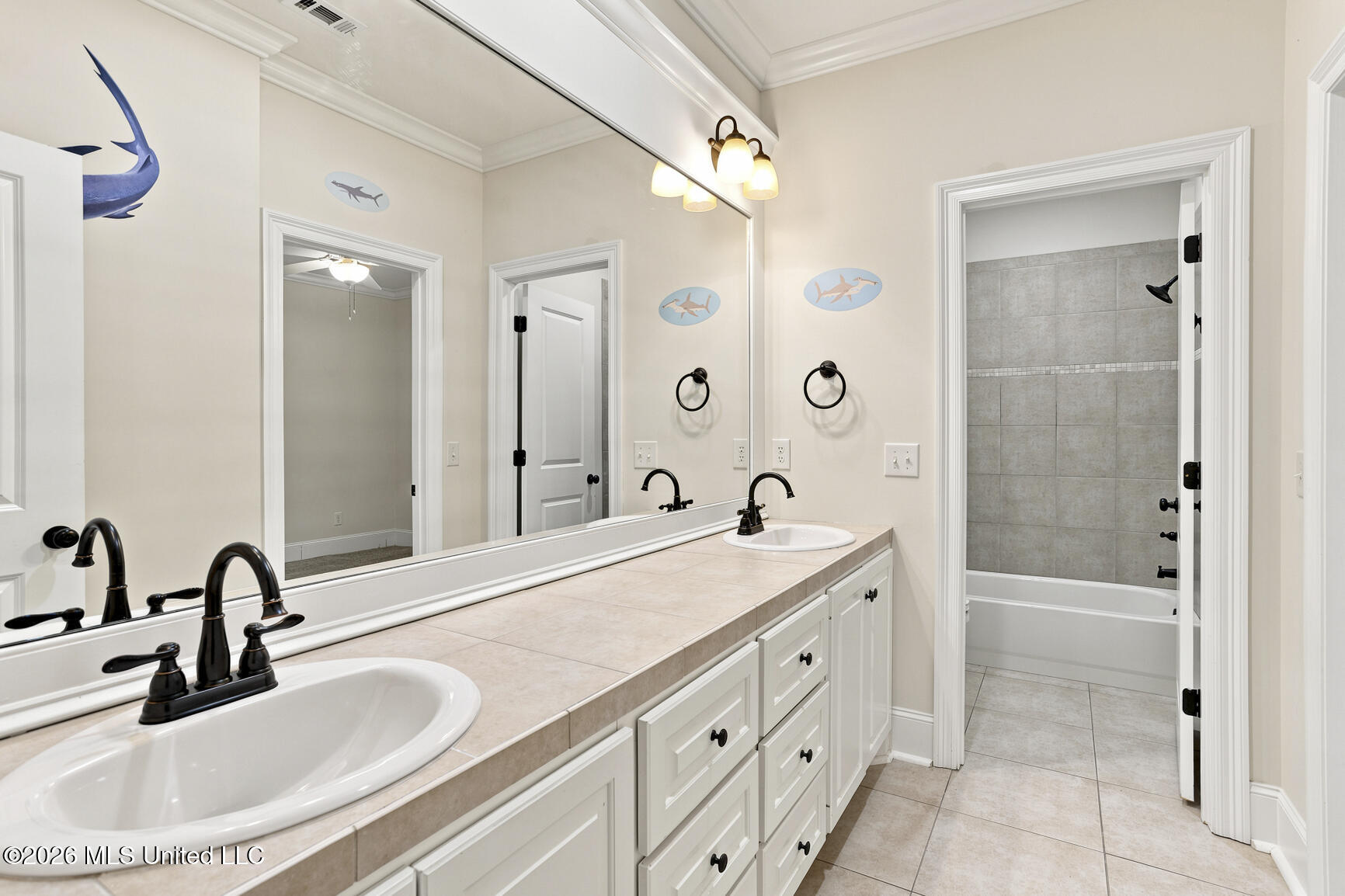 213 Breezy Hill Drive Property Photo 37