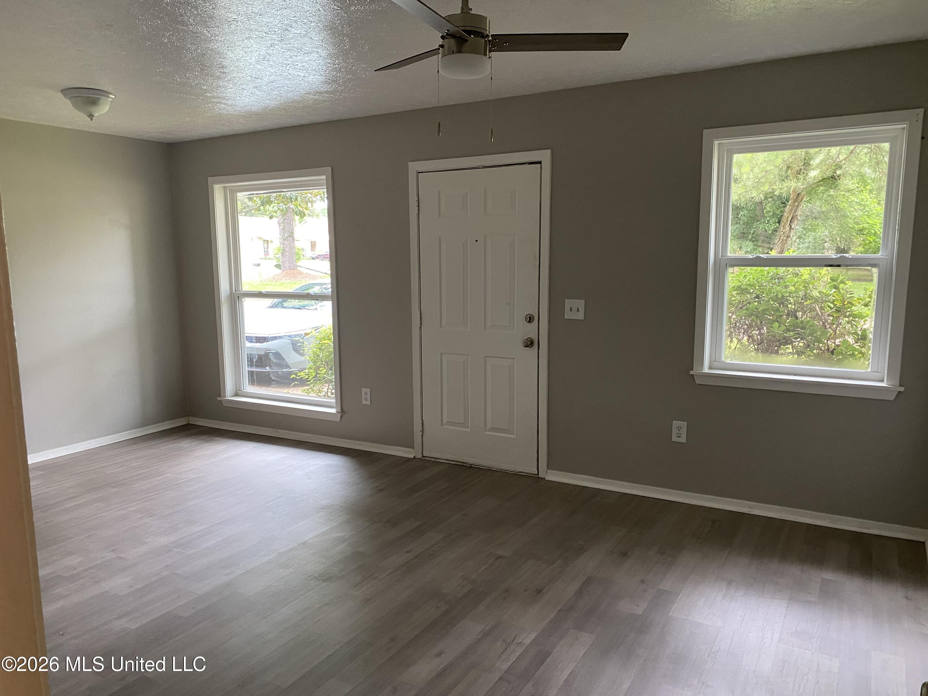 381 James Garfield Circle Property Photo 4