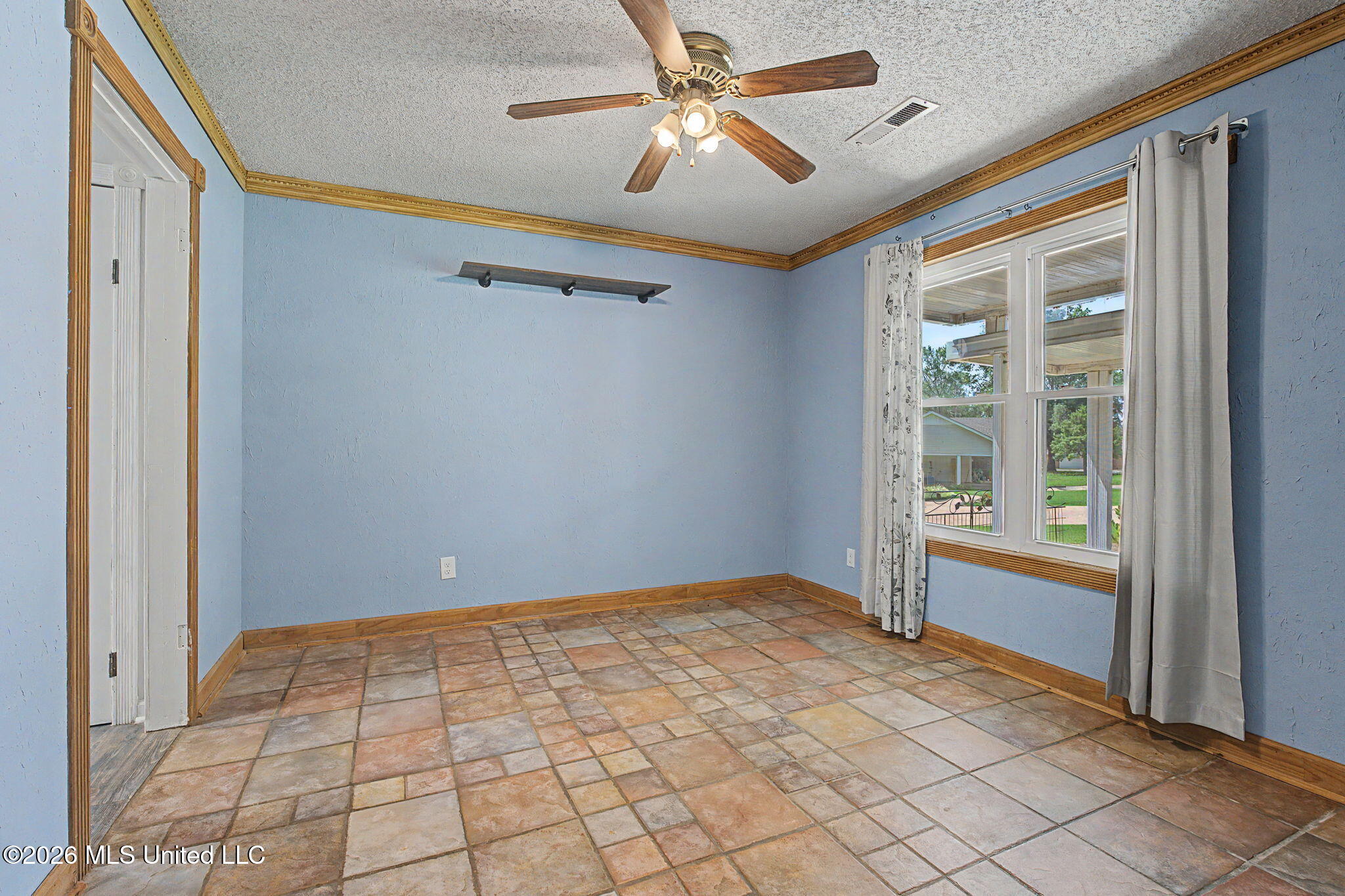 7106 Maplewood Cove Property Photo 9