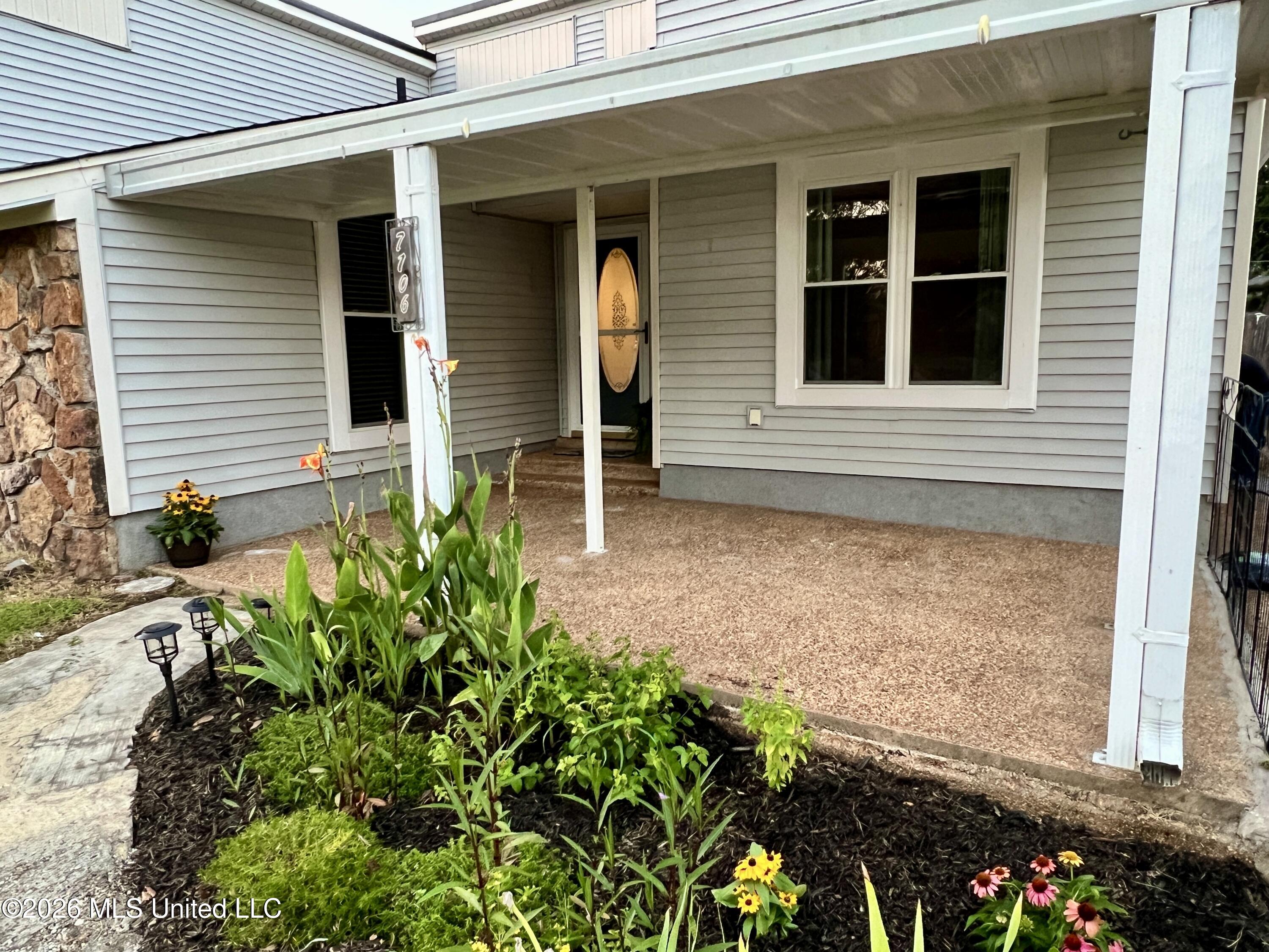 7106 Maplewood Cove Property Photo 14