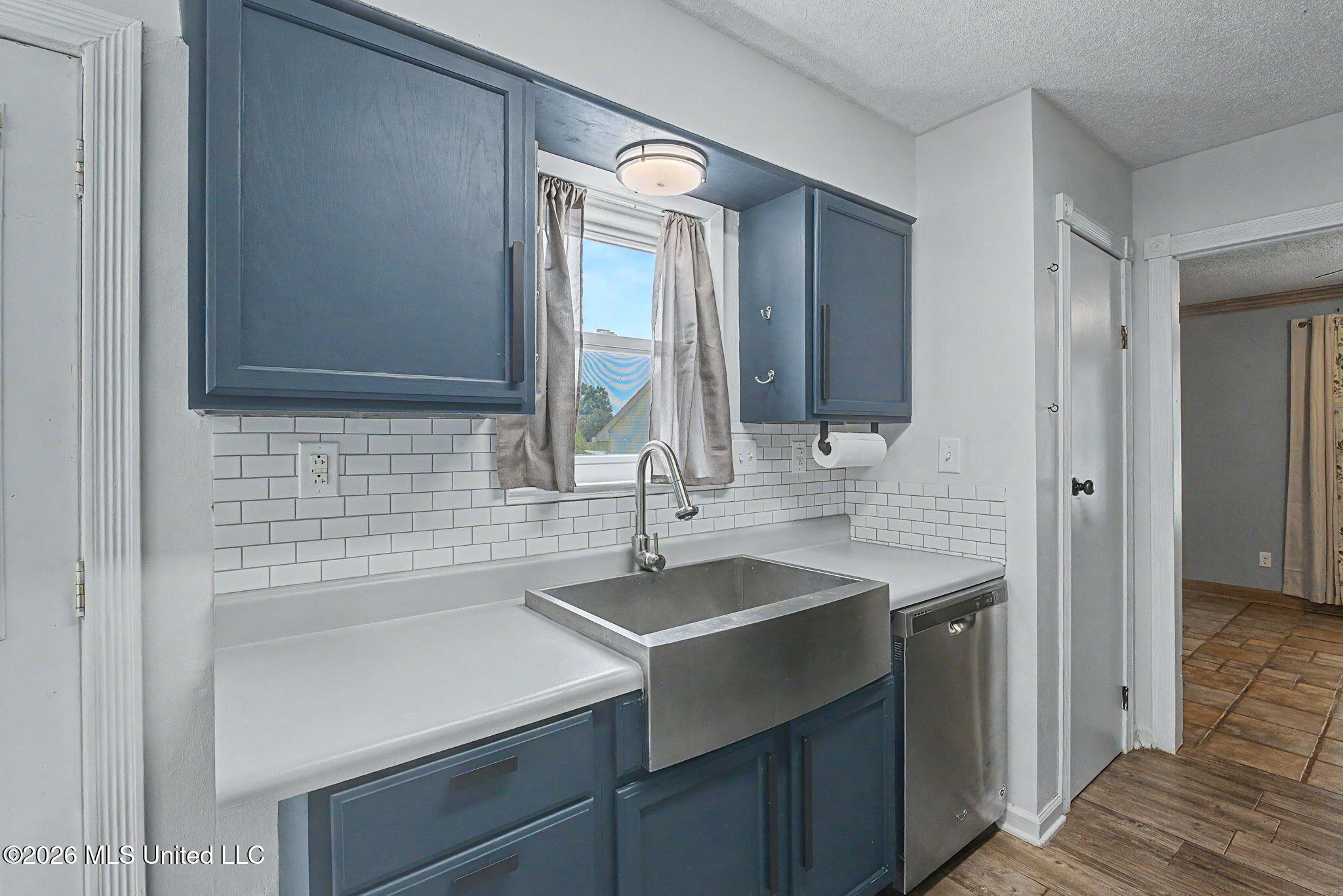 7106 Maplewood Cove Property Photo 17