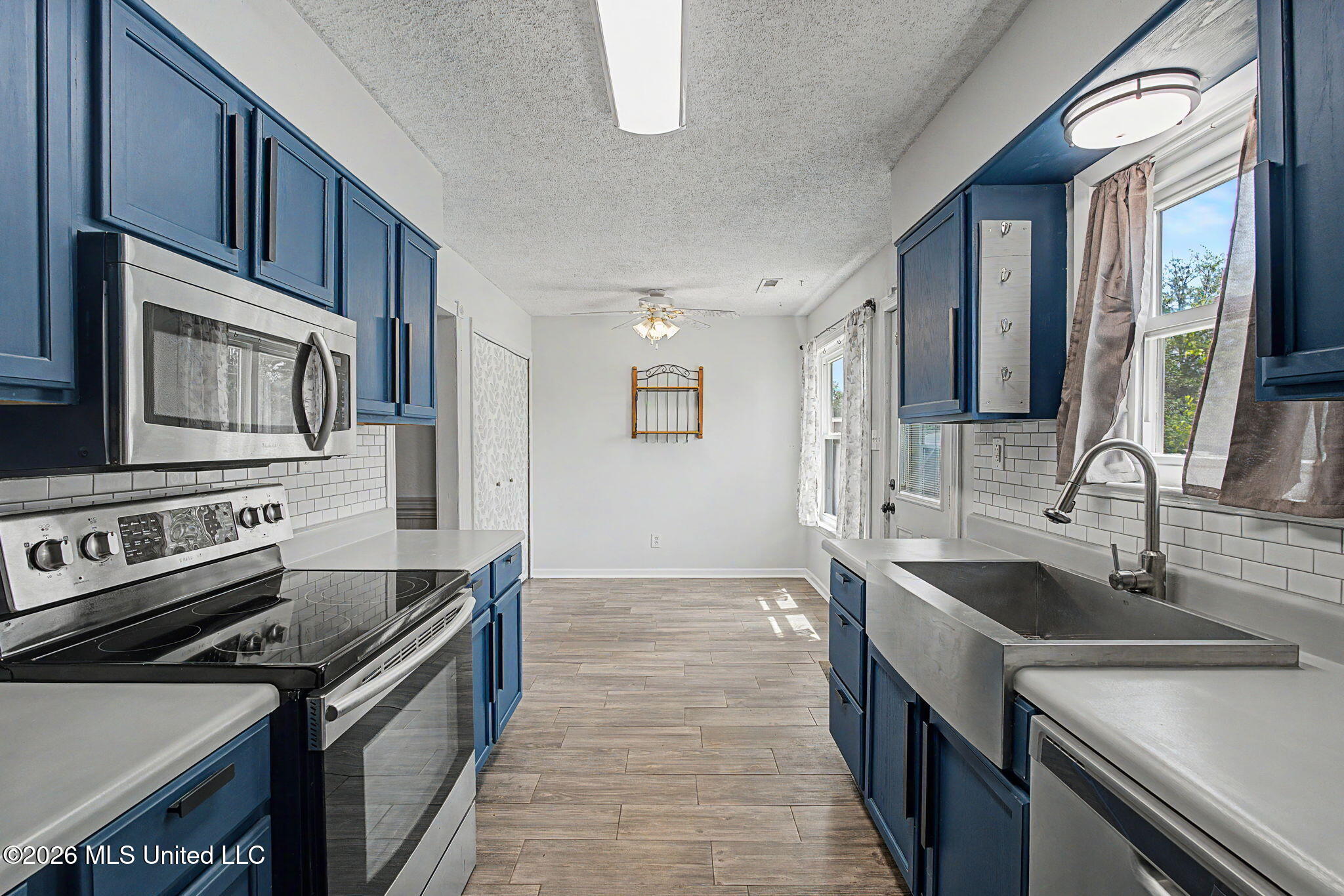 7106 Maplewood Cove Property Photo 19