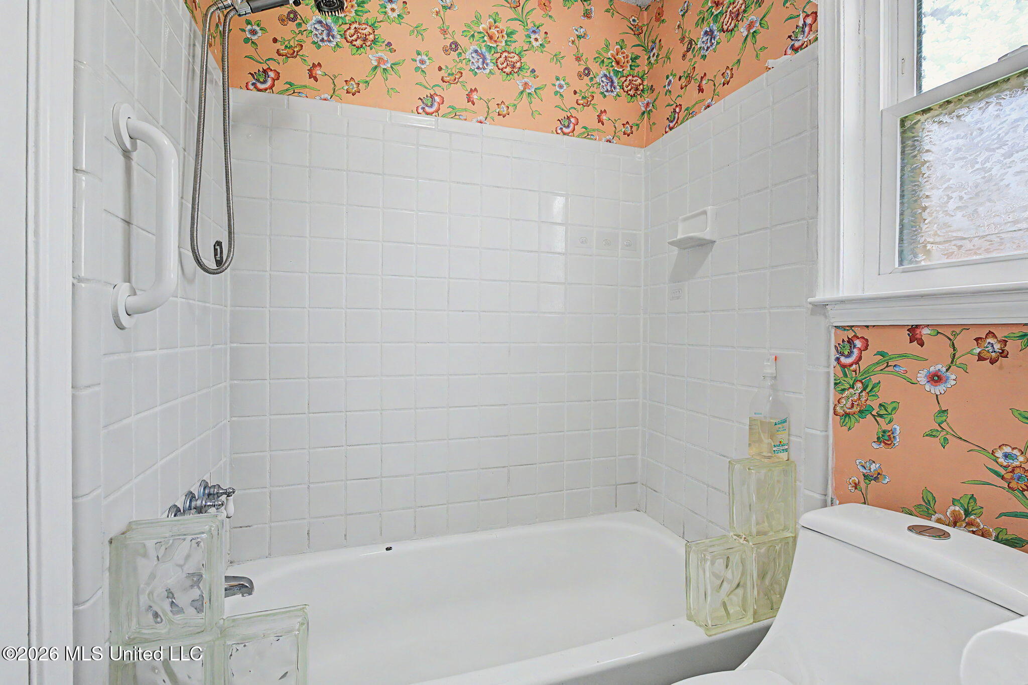 7106 Maplewood Cove Property Photo 22