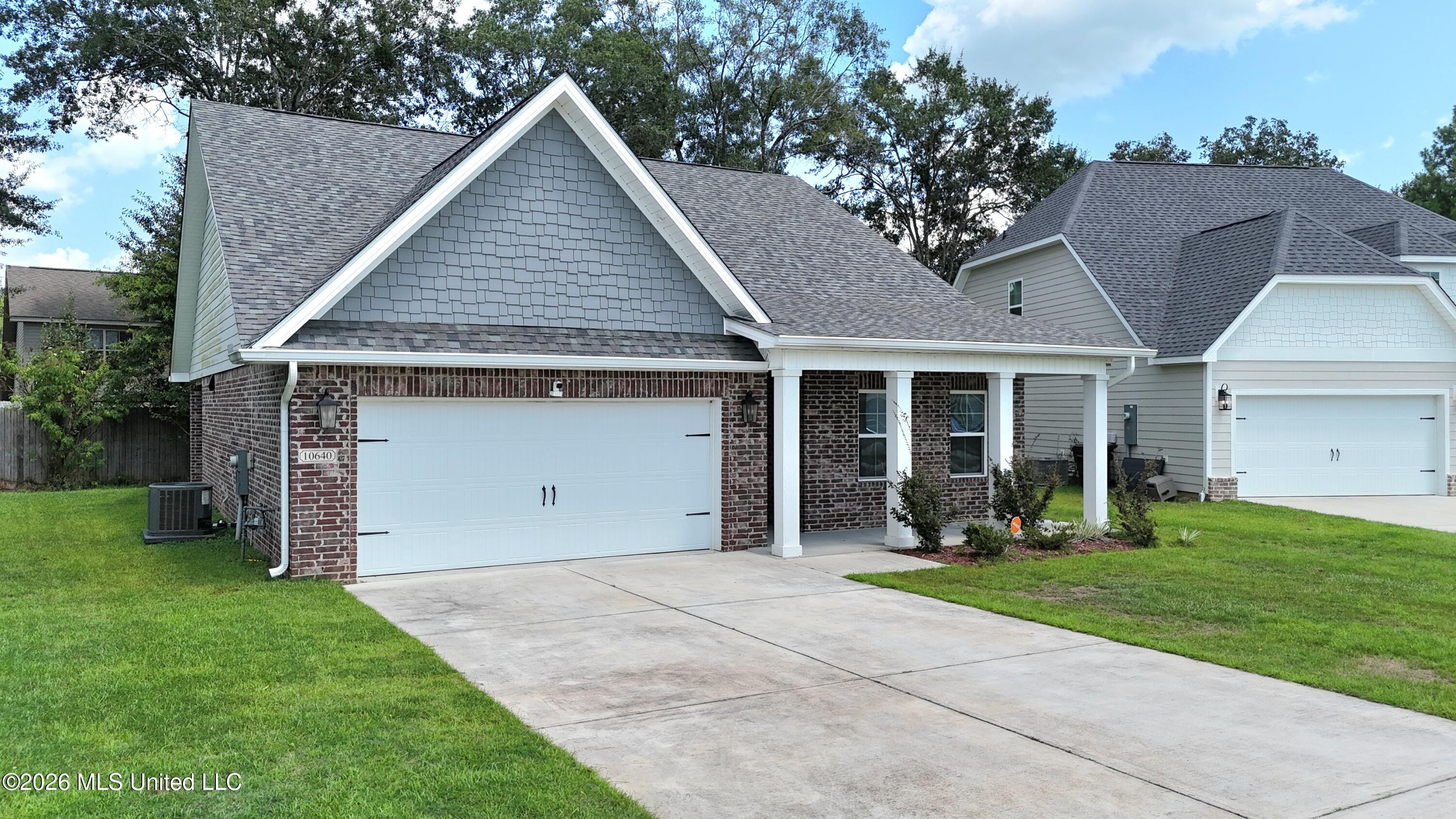 10640 Wren Grove Property Photo 3