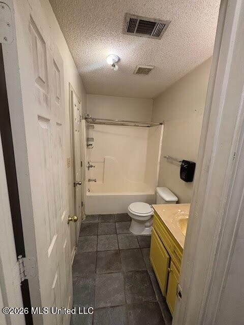 101 W 10th Street Property Photo 6