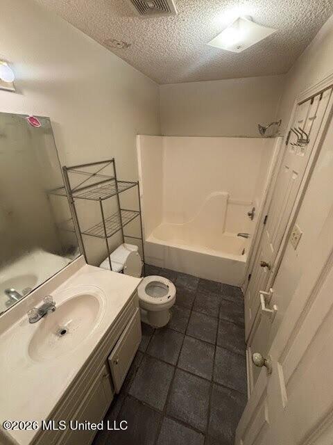 101 W 10th Street Property Photo 9