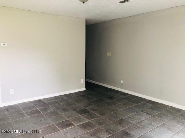 101 W 10th Street Property Photo 15