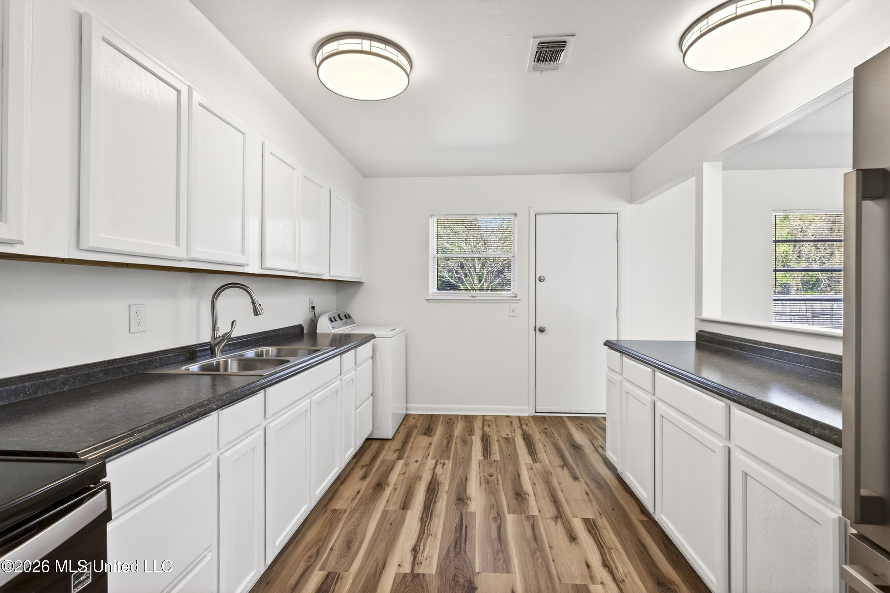 2209 North Street Property Photo 10