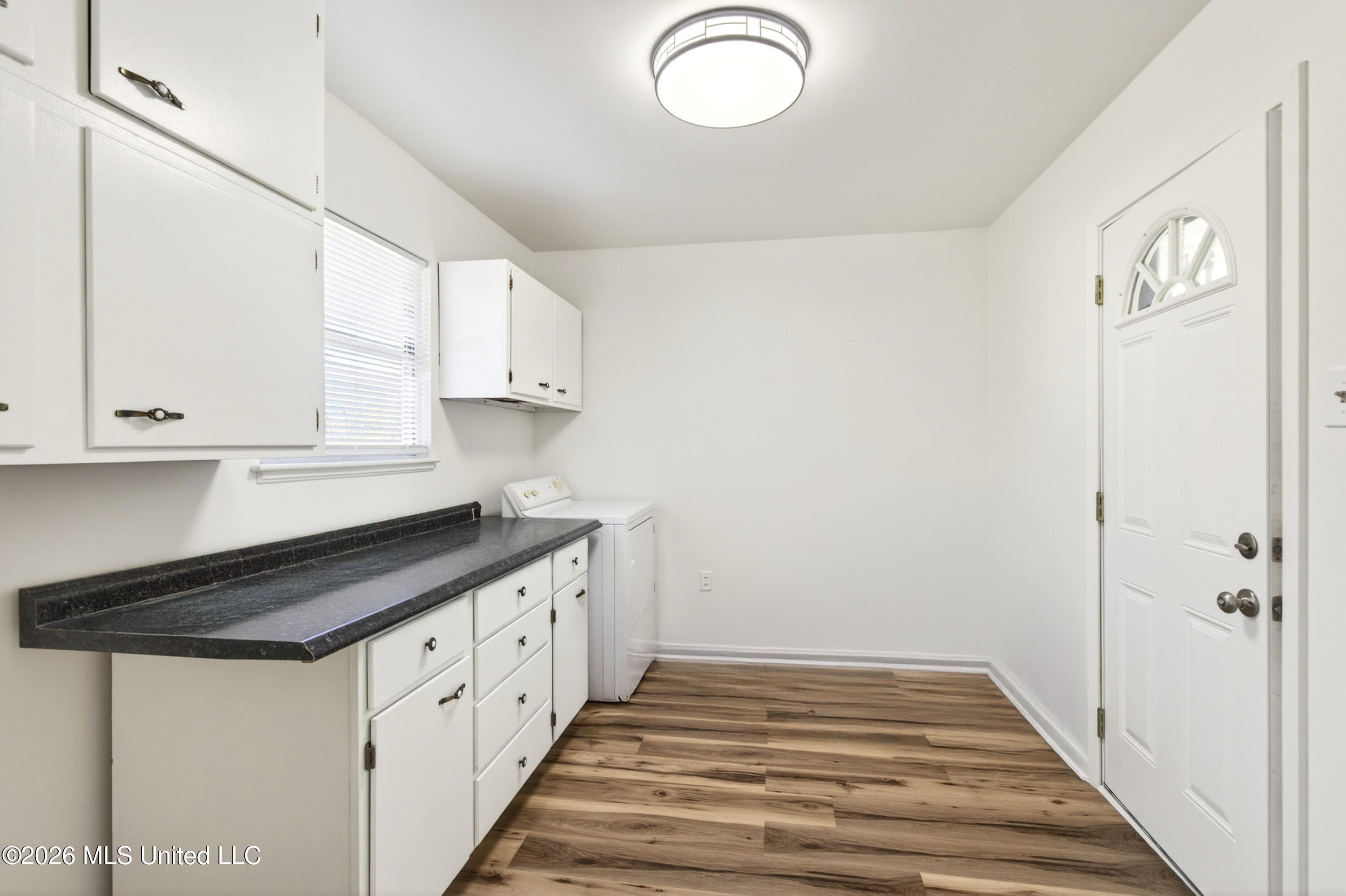 2209 North Street Property Photo 23