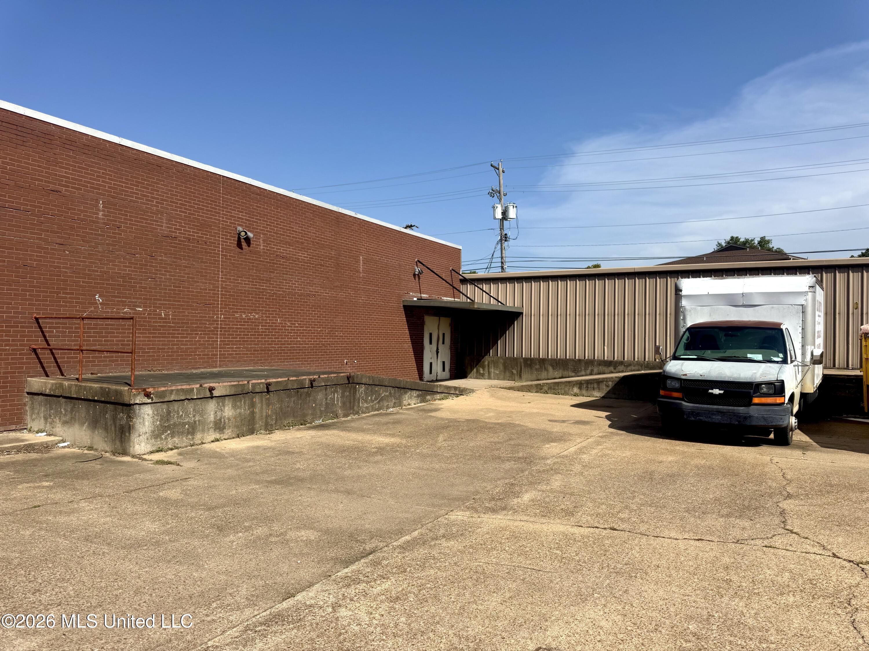 701 S State Street Property Photo 18