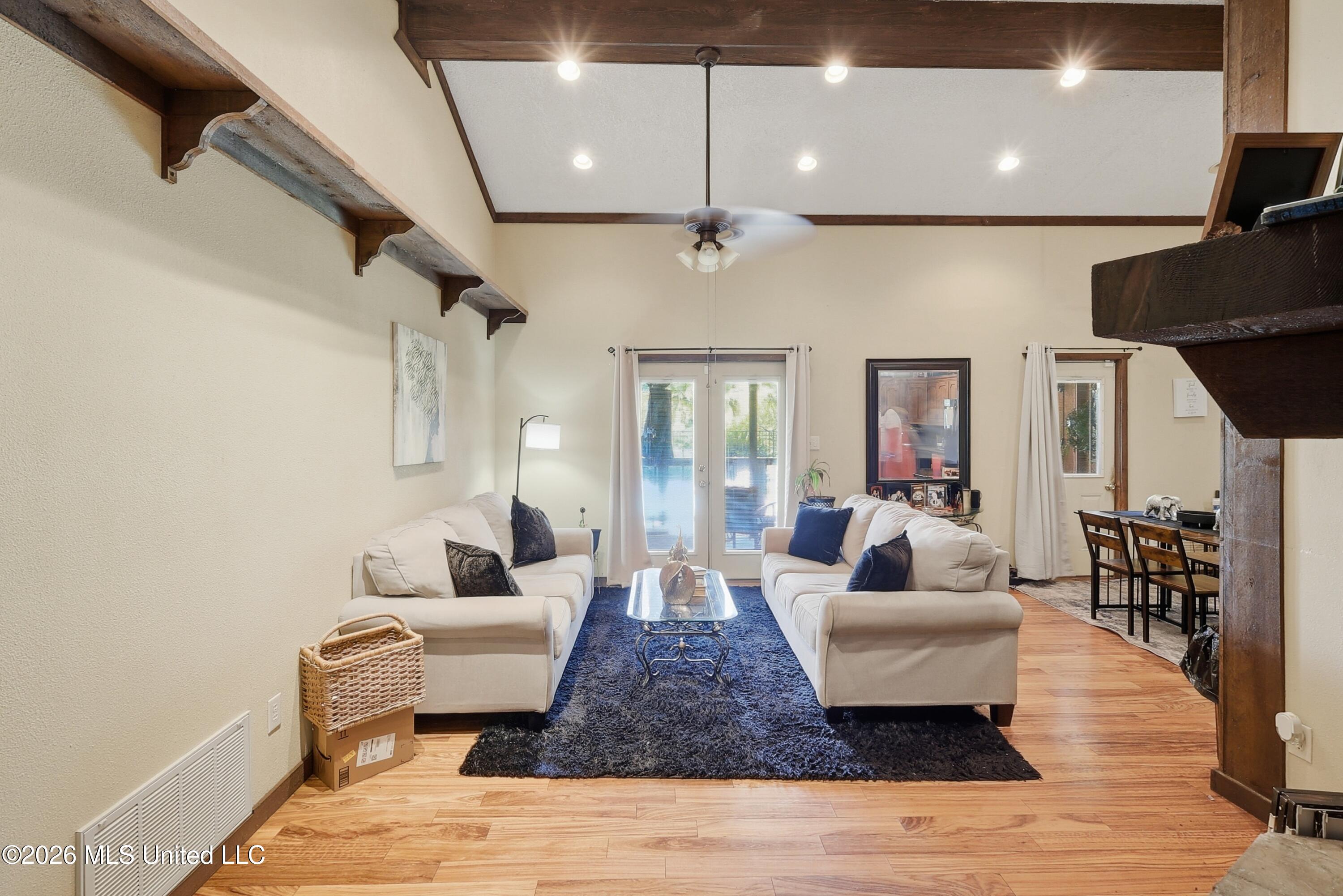 1511 Pawnee Street Property Photo 4