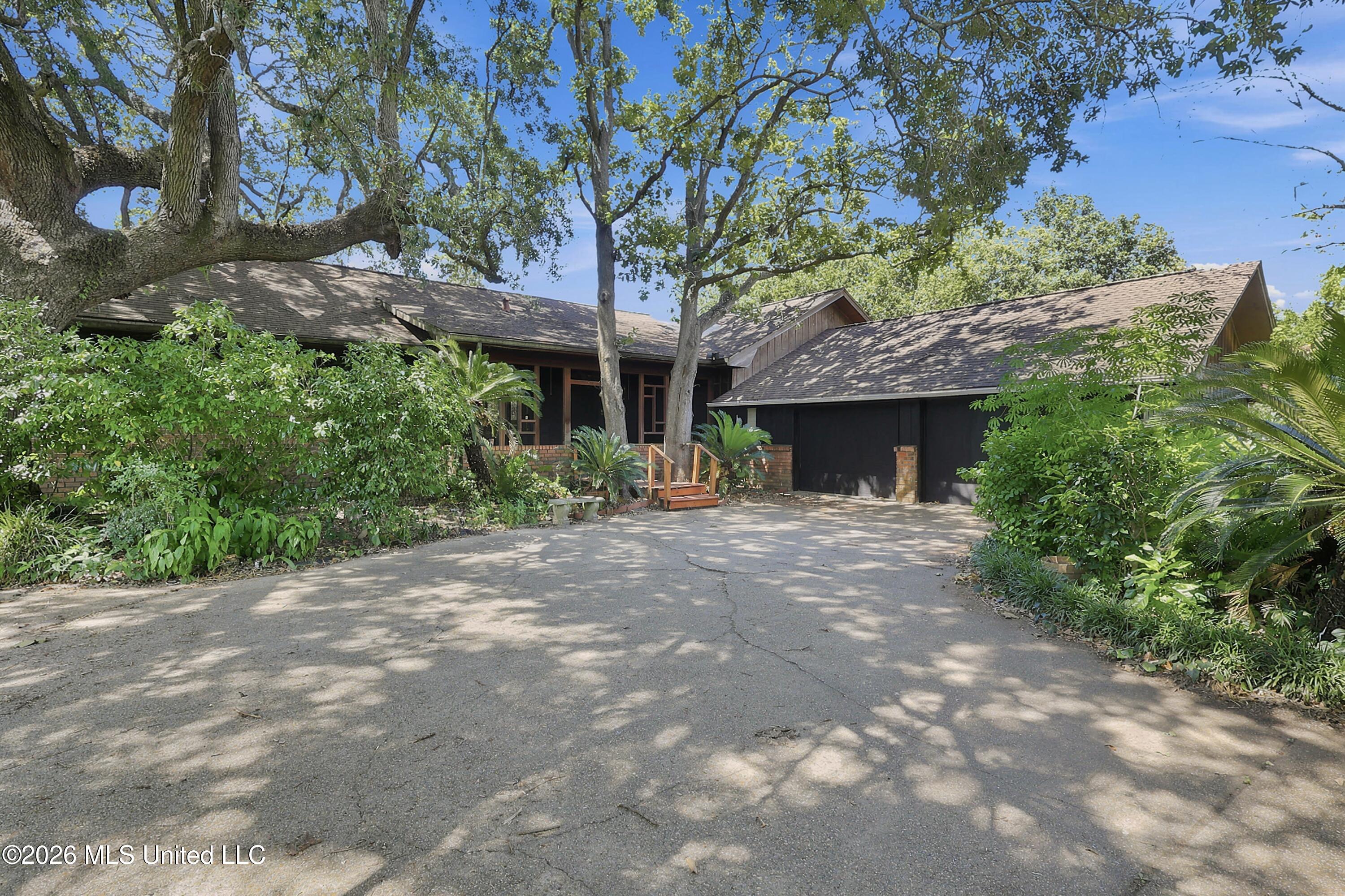 1511 Pawnee Street Property Photo 8