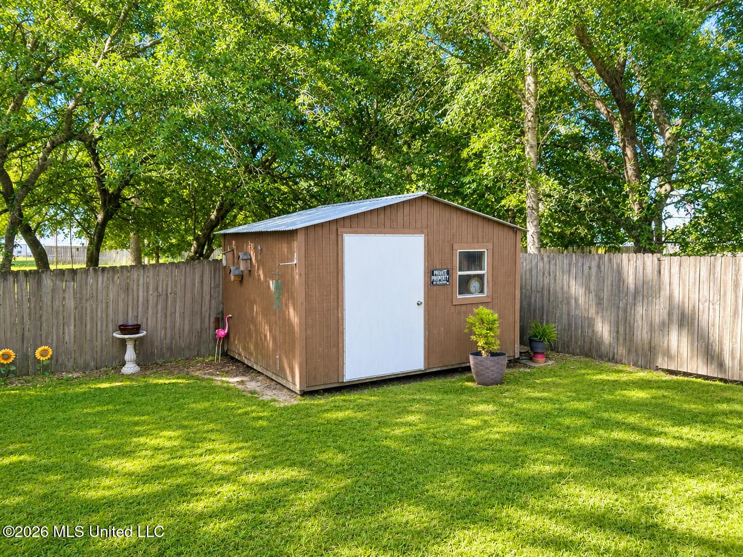 6195 W Forrest Street Property Photo 8