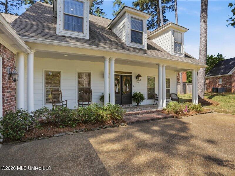 202 Fairway Lane Property Photo 3