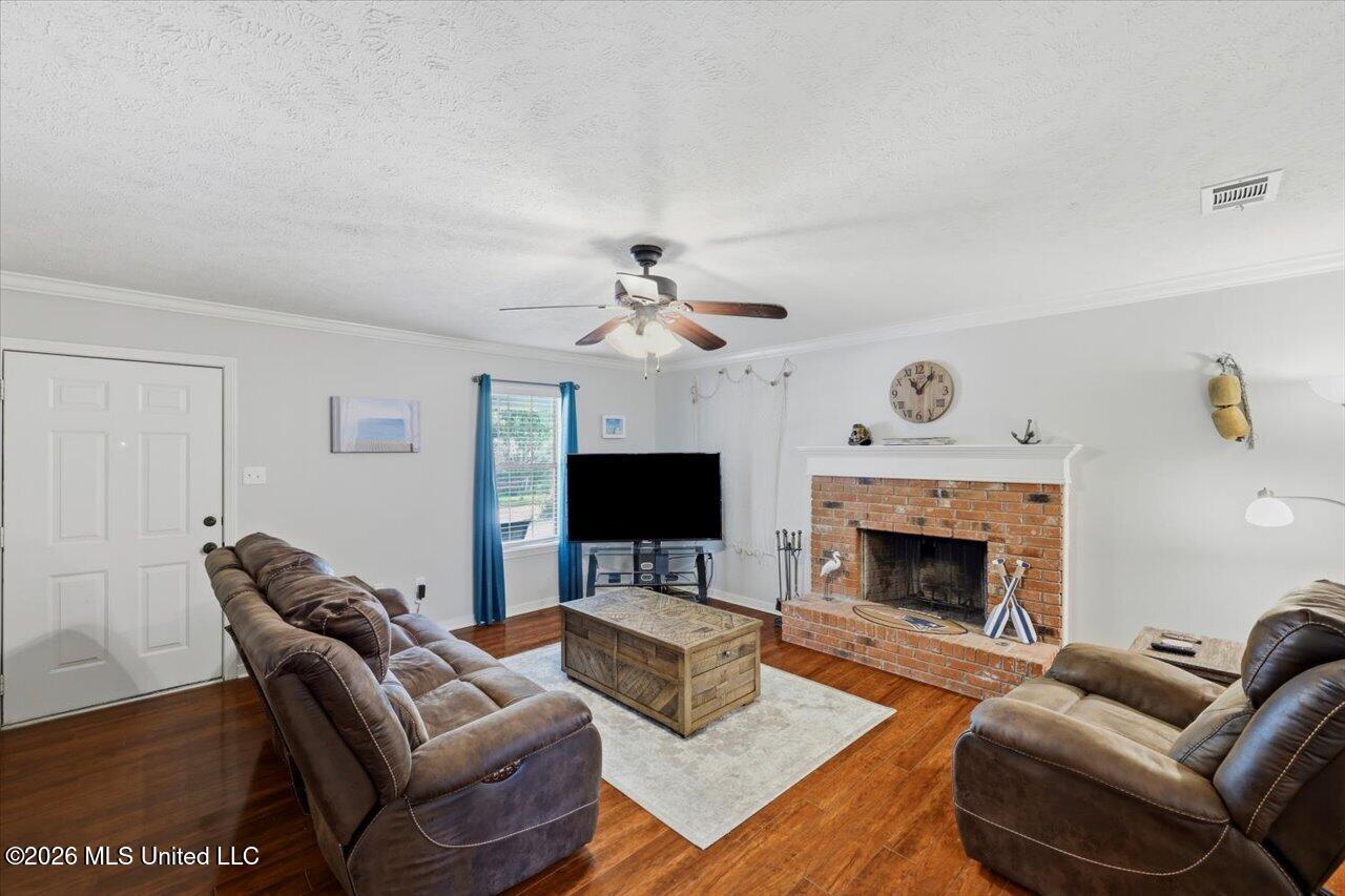 336 Brookwoods Drive Property Photo 5