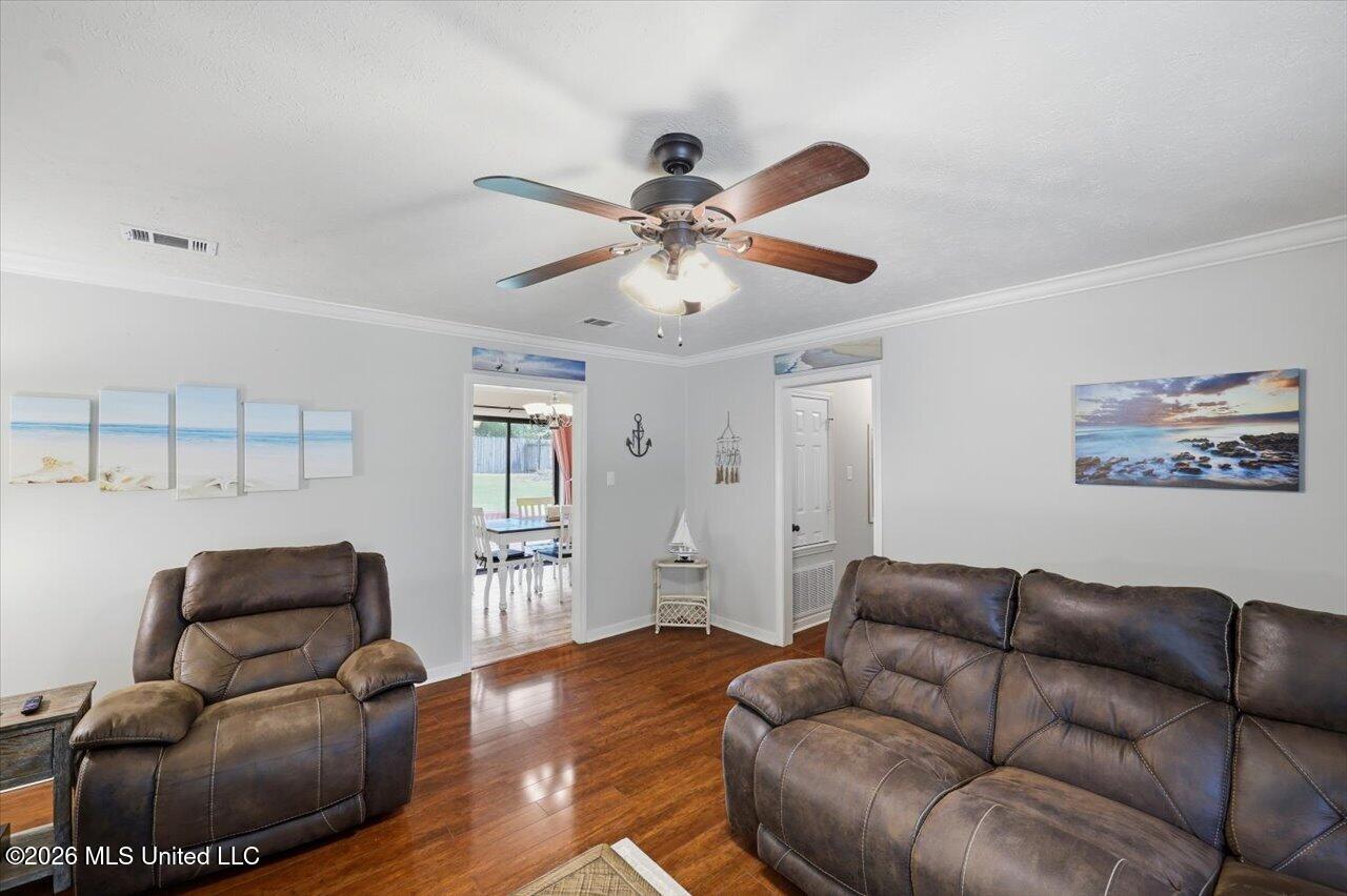 336 Brookwoods Drive Property Photo 7