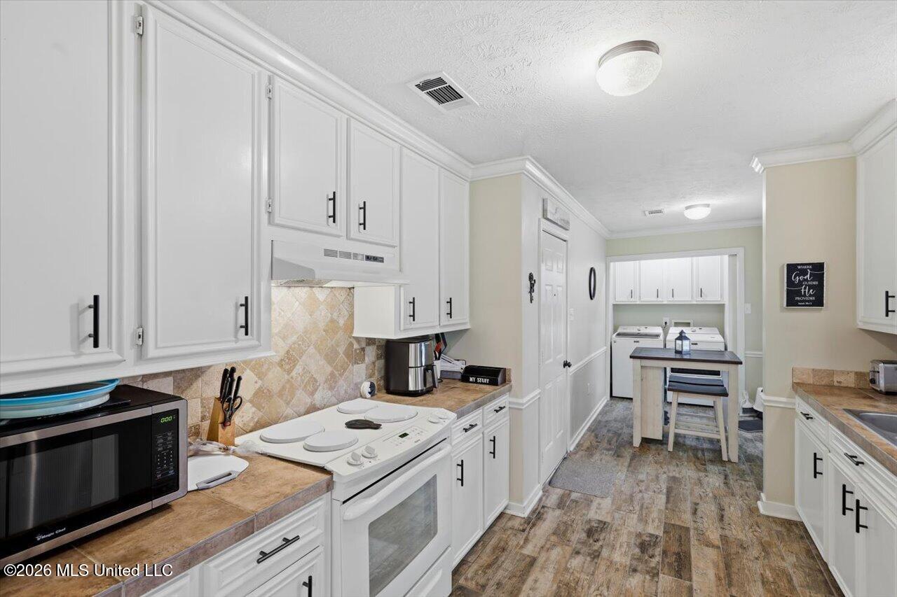 336 Brookwoods Drive Property Photo 8