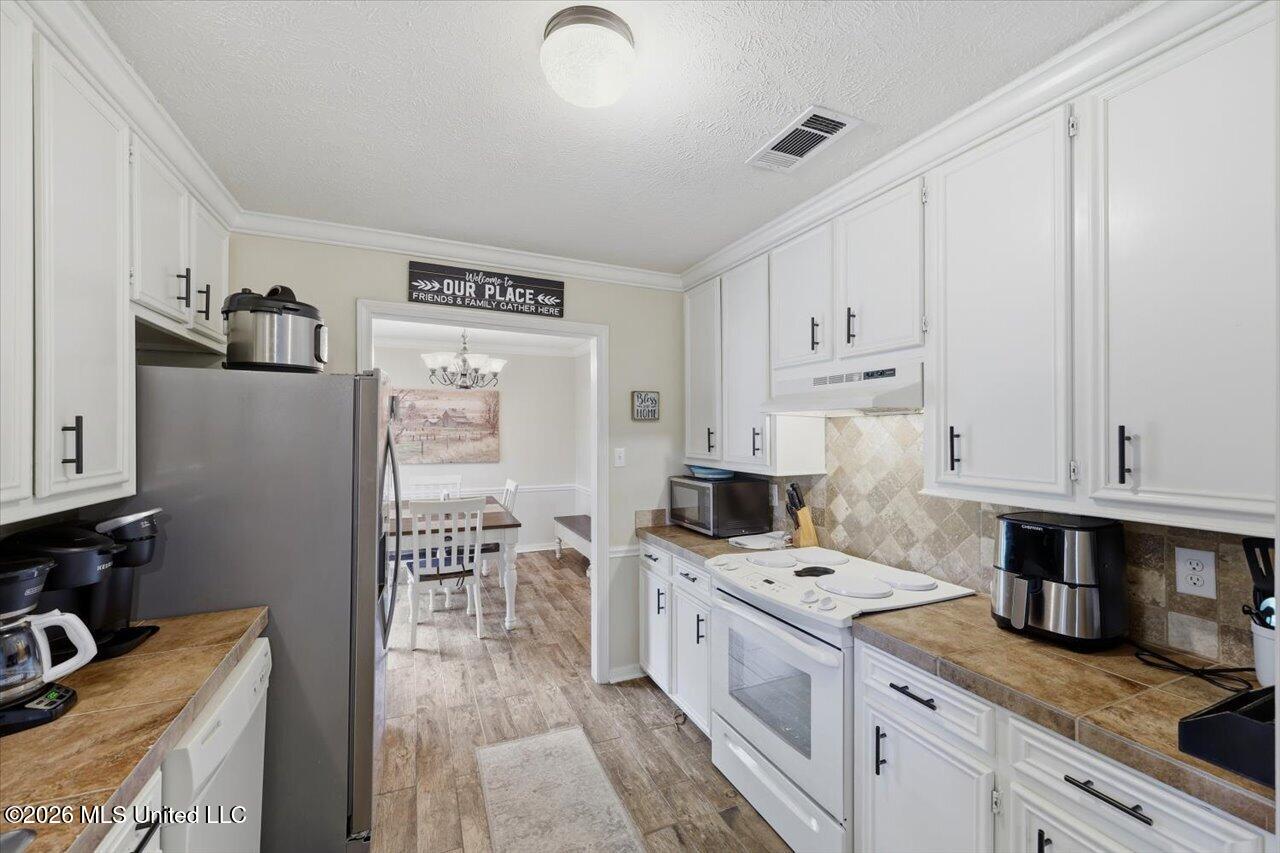 336 Brookwoods Drive Property Photo 11