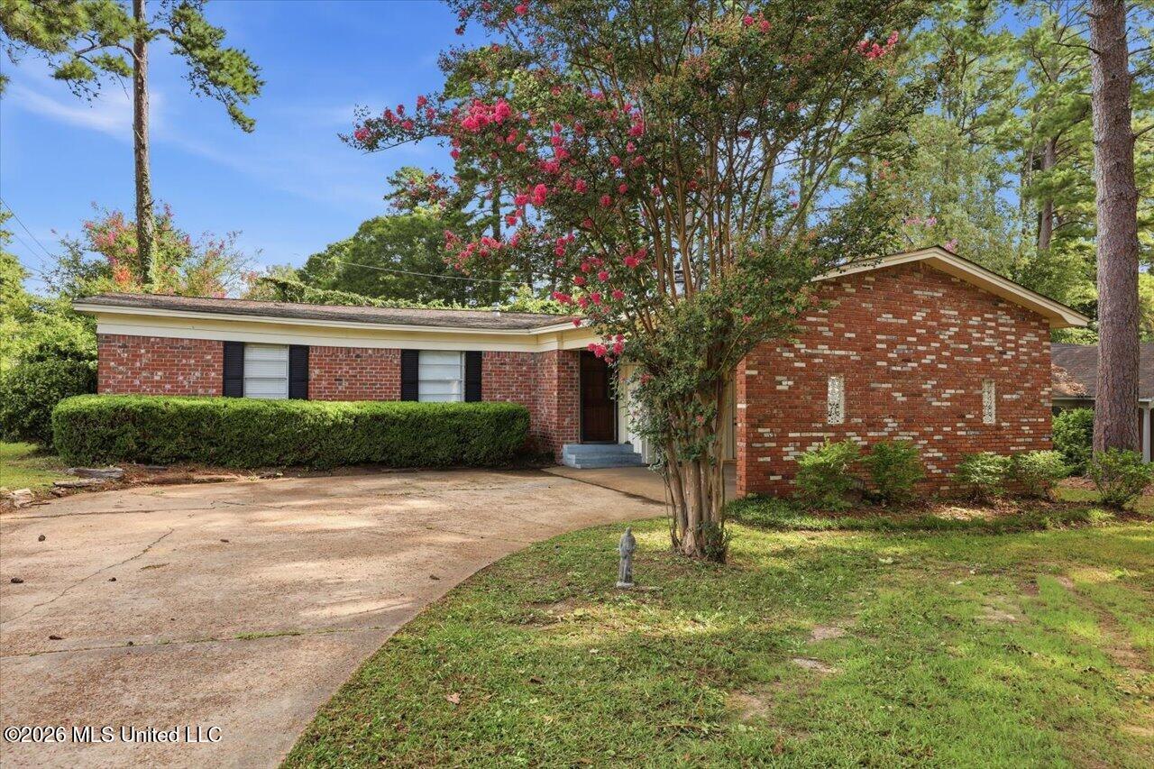 502 W Lakeview Circle Property Photo 1