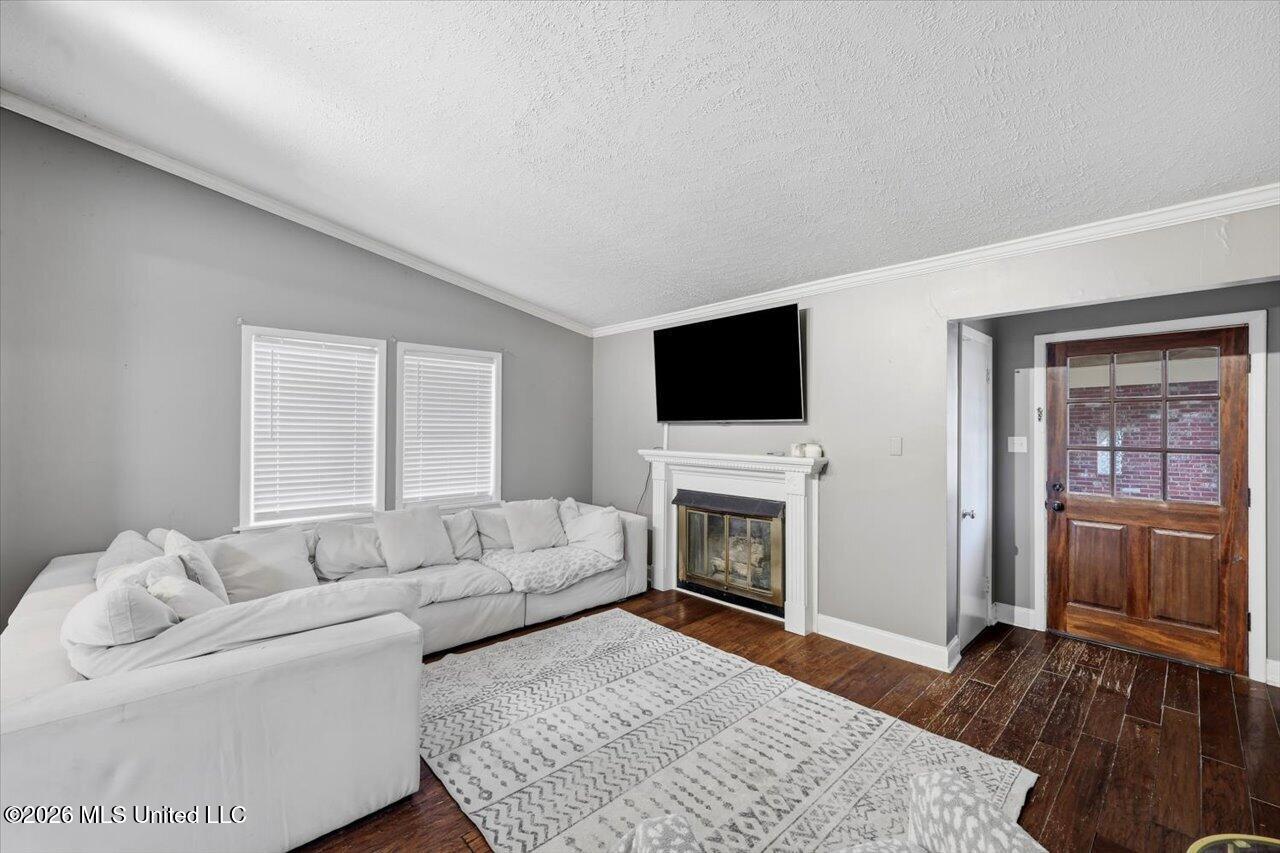 502 W Lakeview Circle Property Photo 2