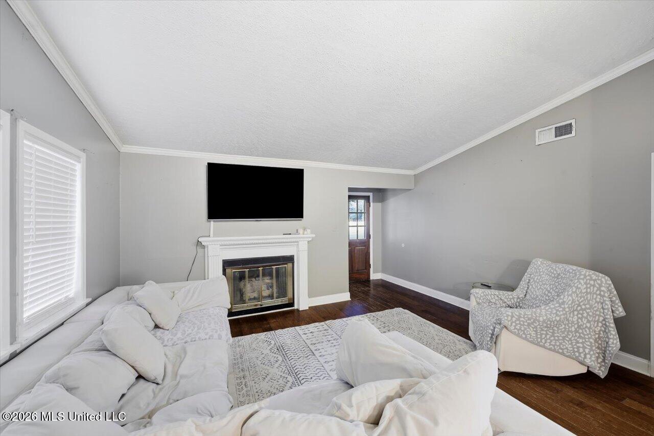 502 W Lakeview Circle Property Photo 3