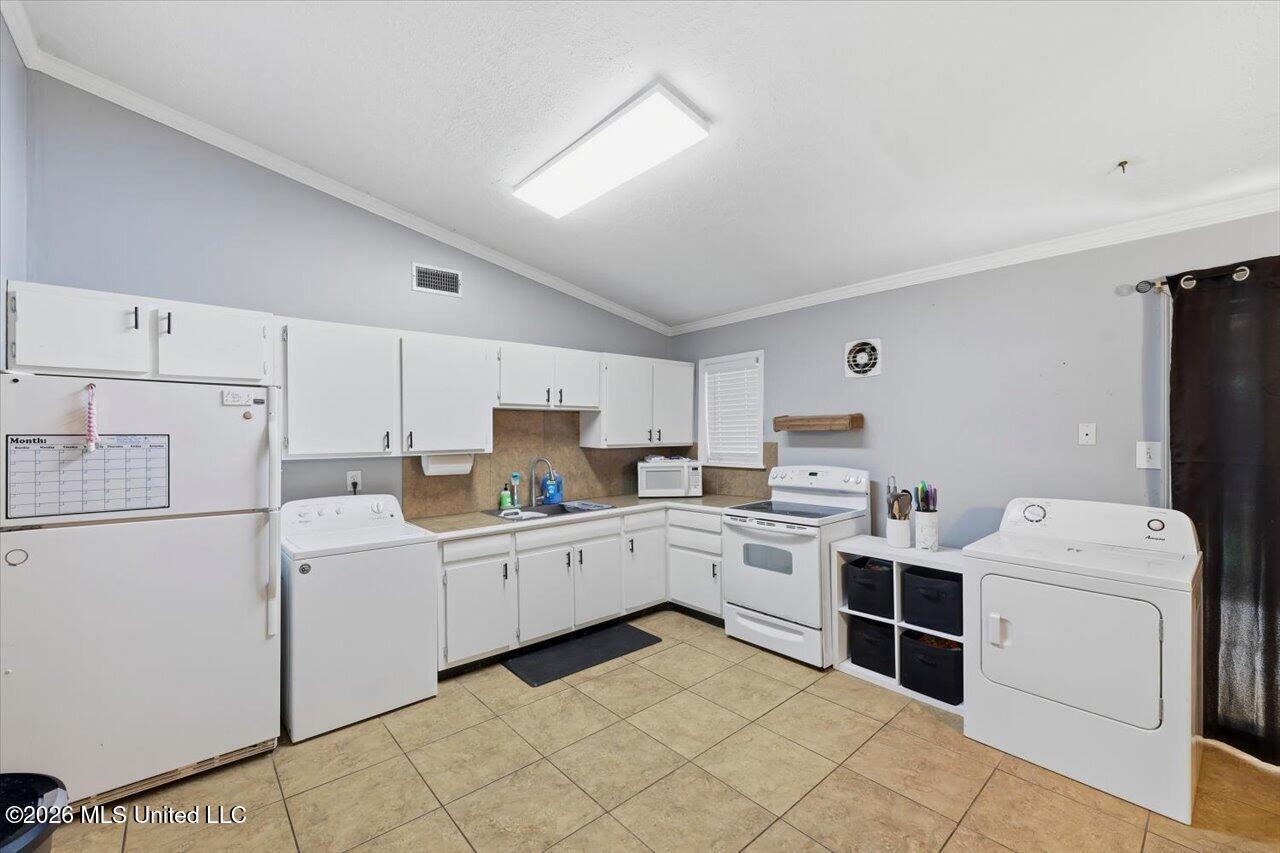502 W Lakeview Circle Property Photo 6