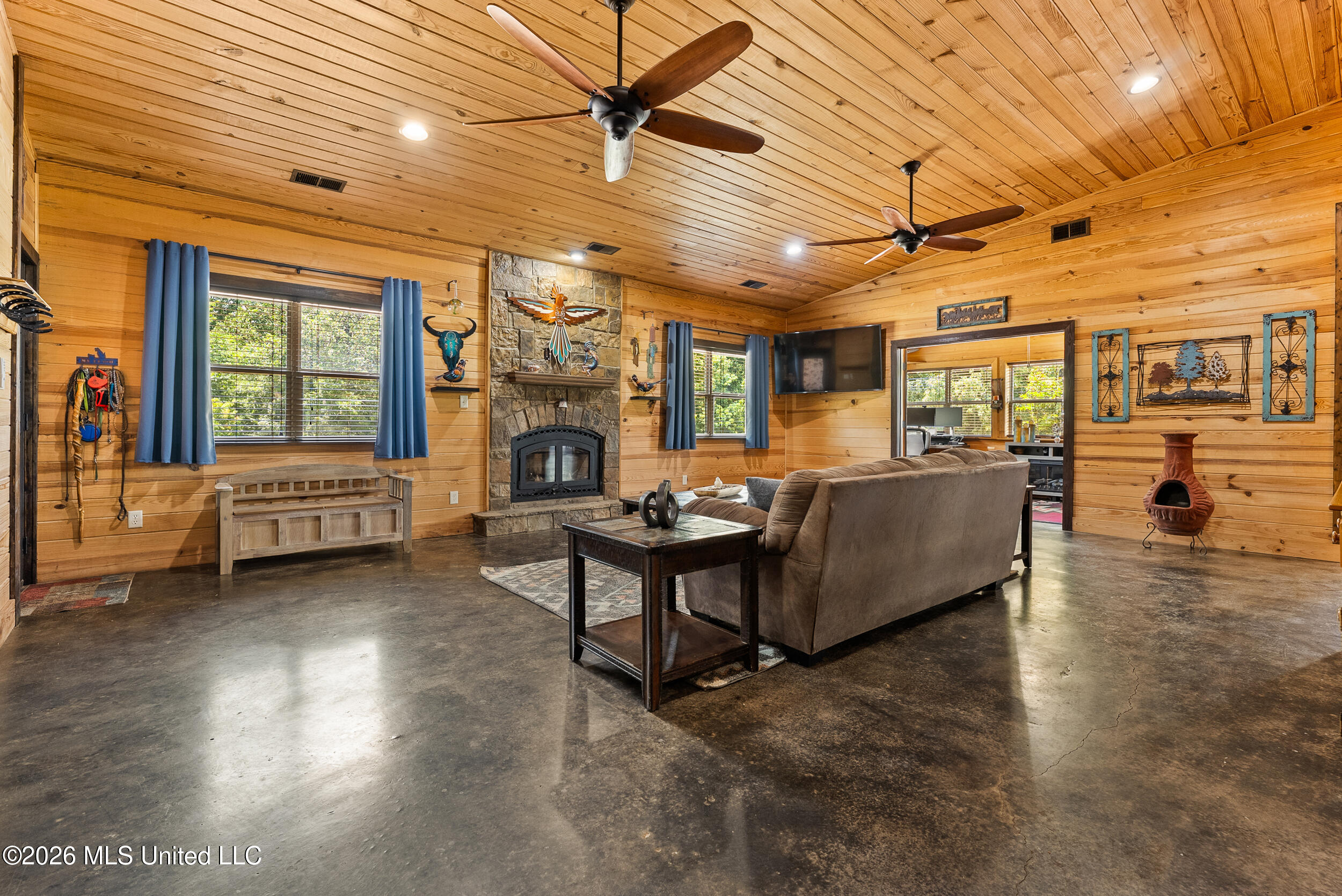 748 Bluegoose Road Property Photo 4