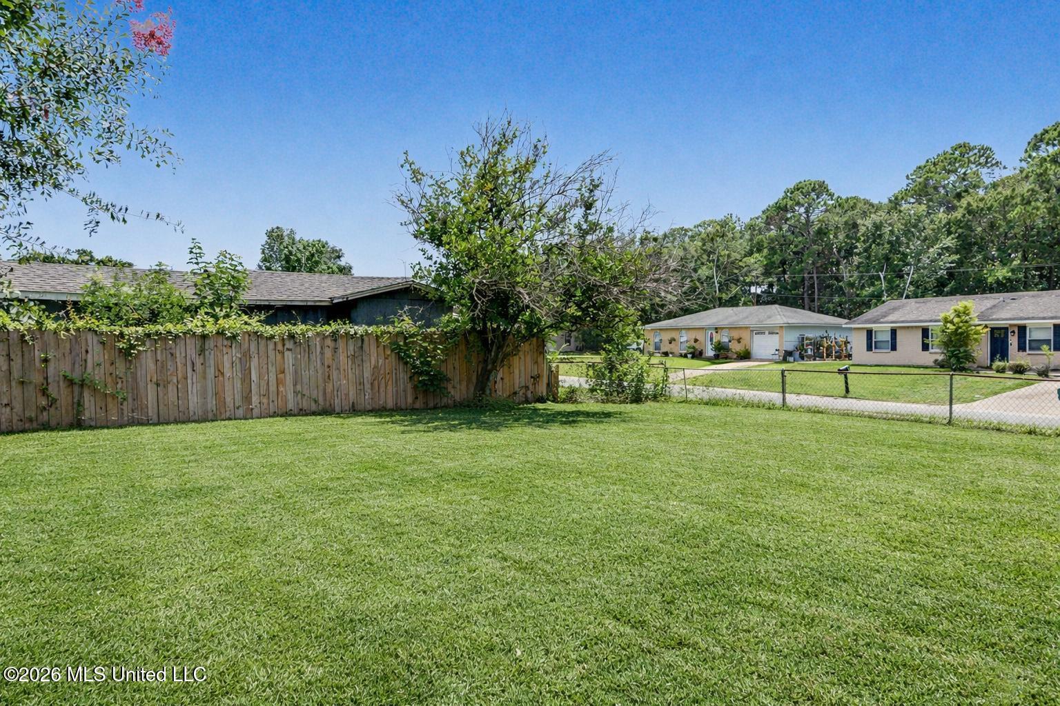 1 Oxford Drive Property Photo 19