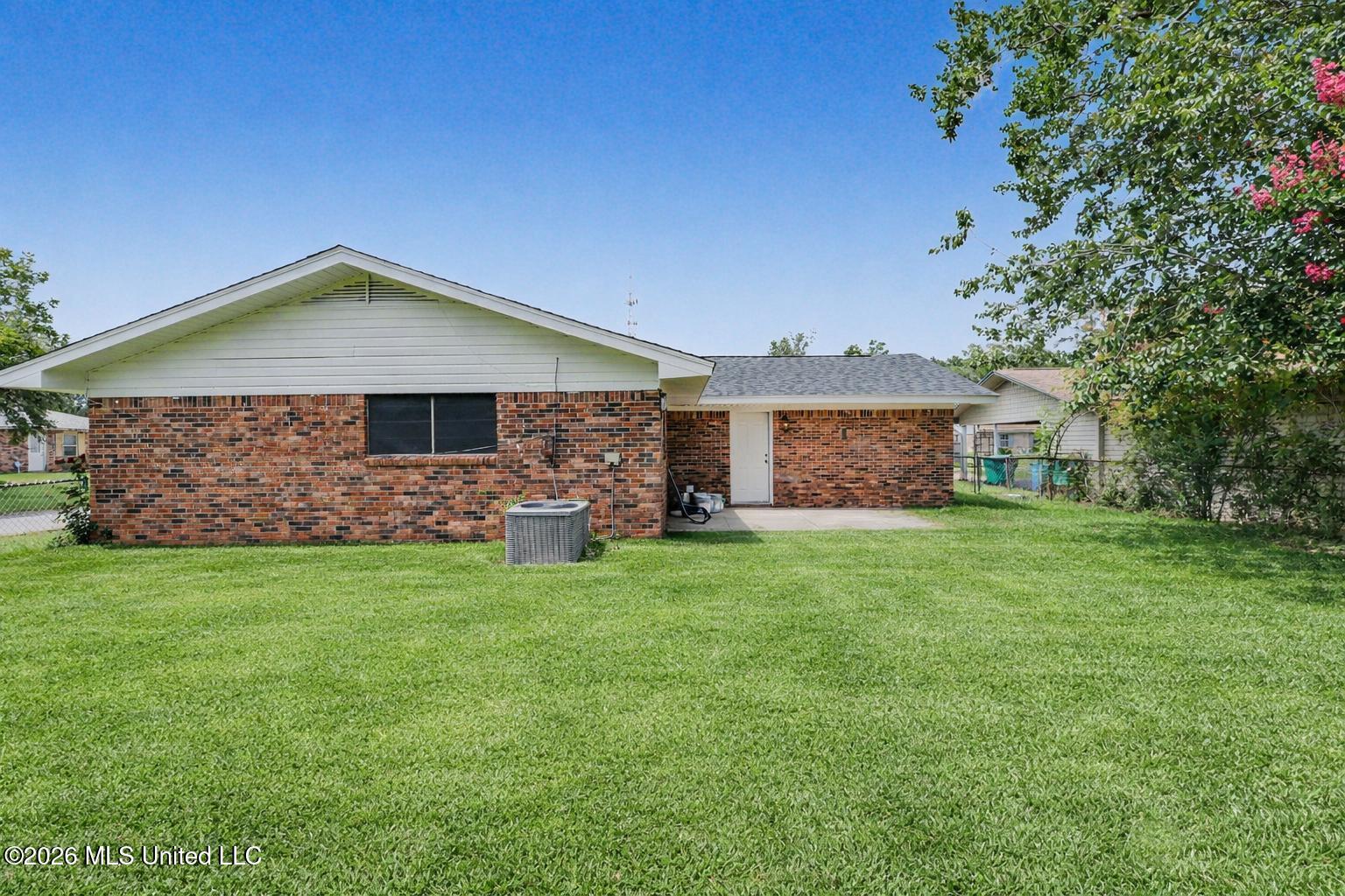 1 Oxford Drive Property Photo 20