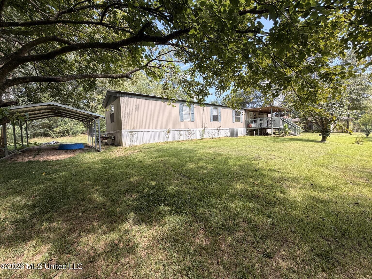 13 Douglas Circle Property Photo 14