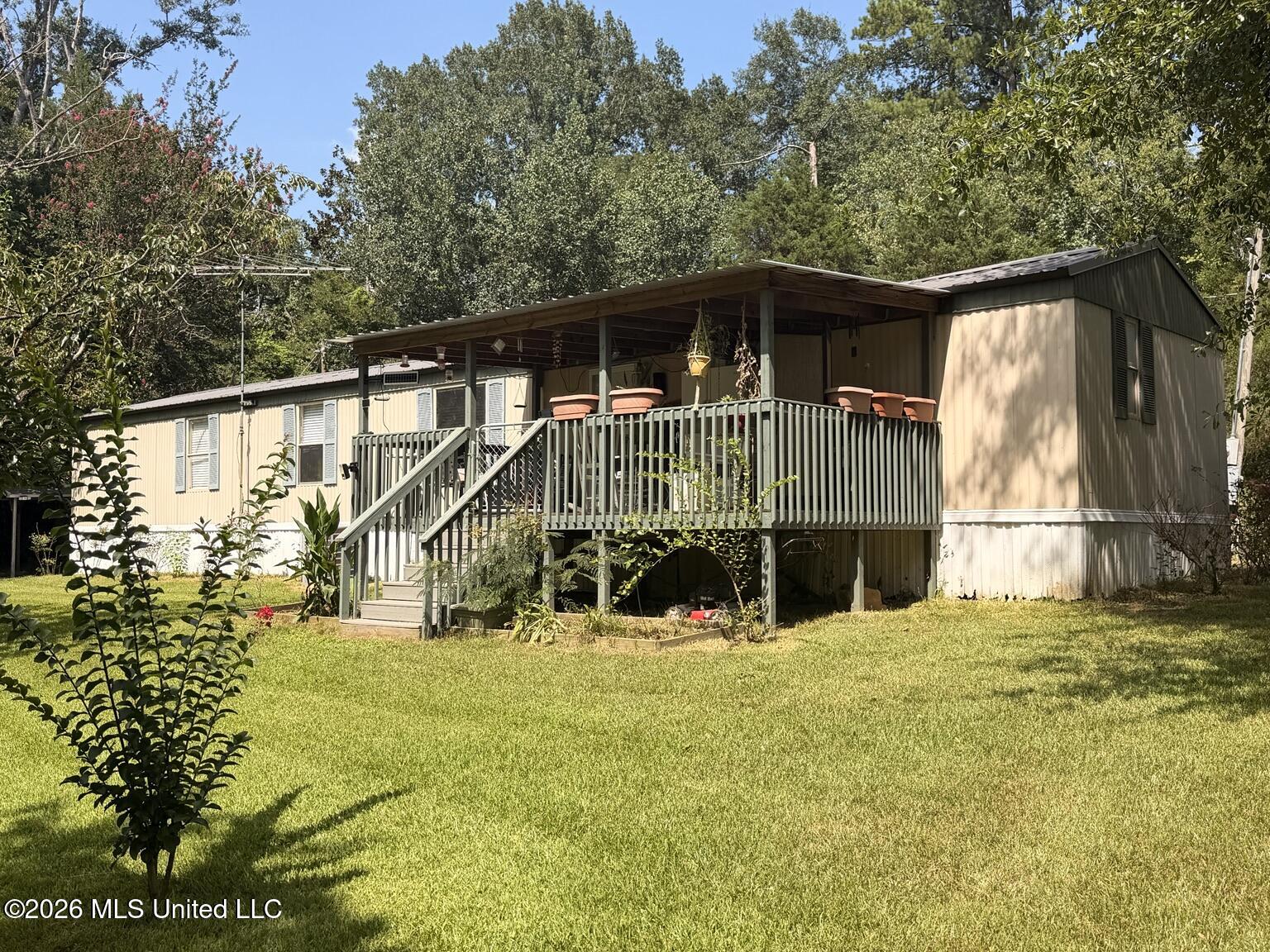 13 Douglas Circle Property Photo 16
