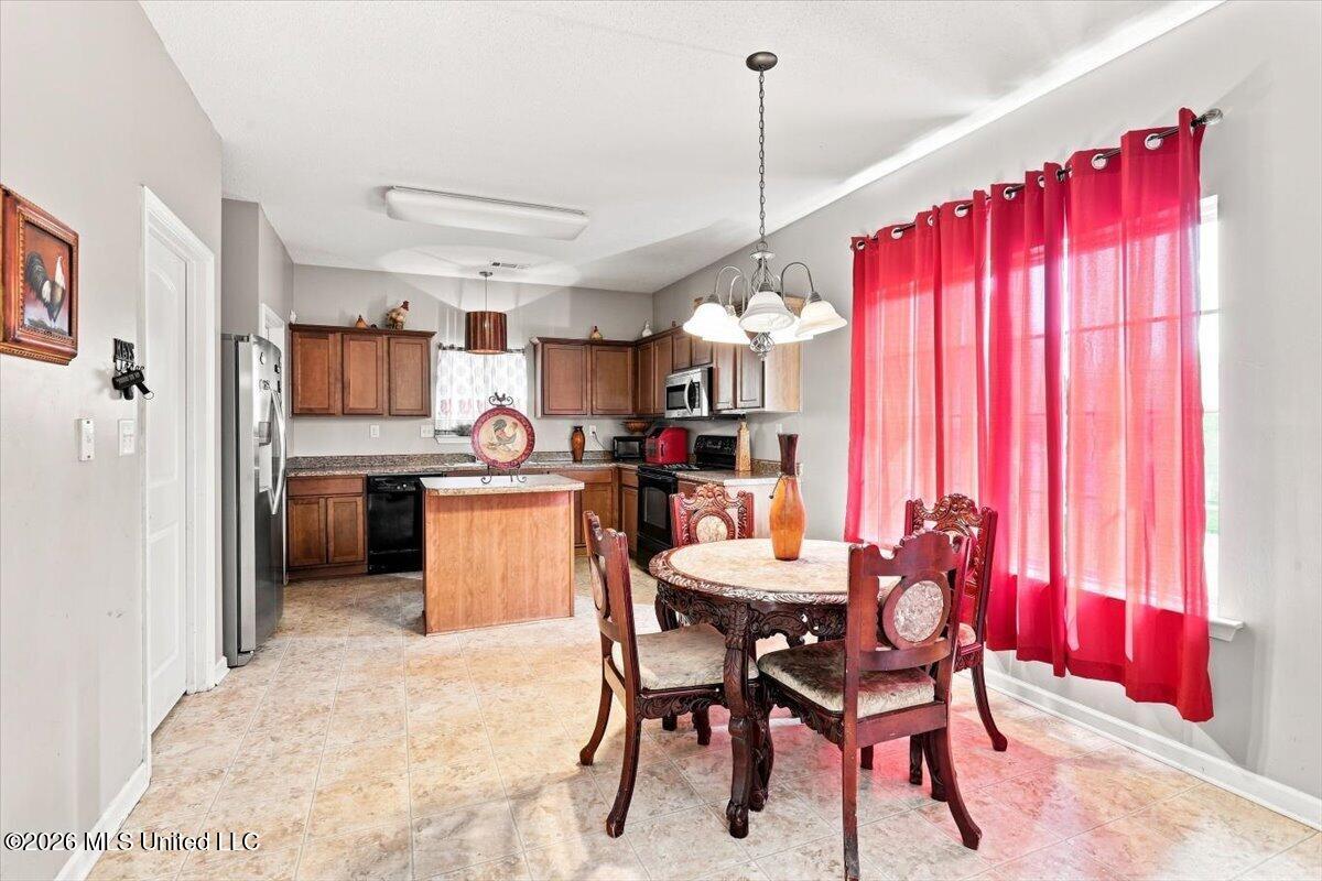 5932 Richard Place Drive Property Photo 11