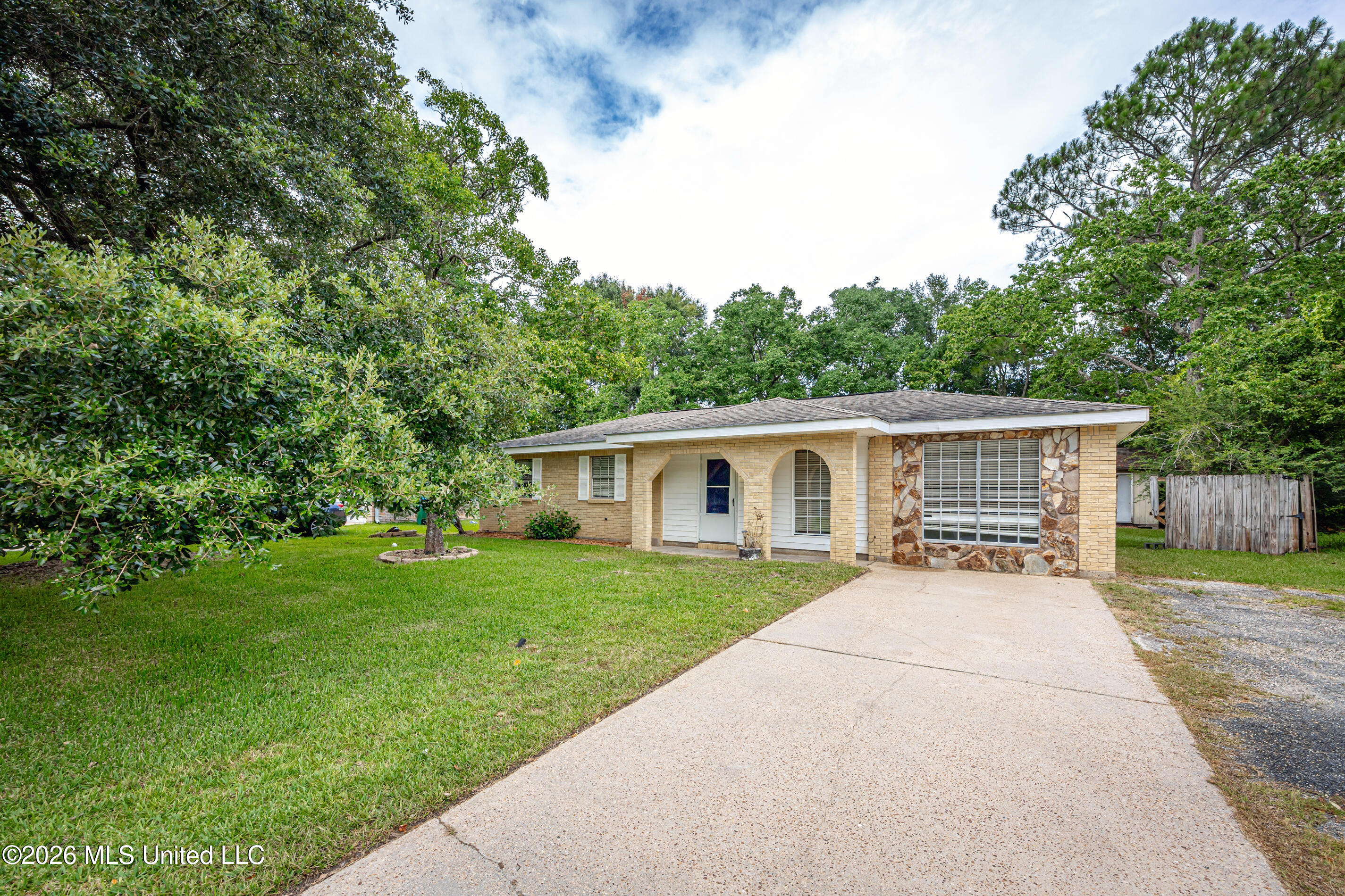 2840 Gardendale Avenue Property Photo 3