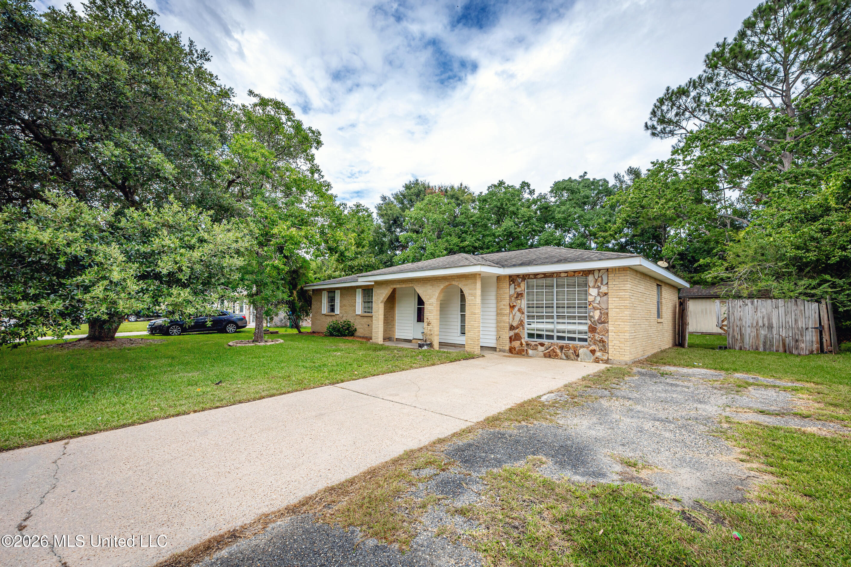 2840 Gardendale Avenue Property Photo 4