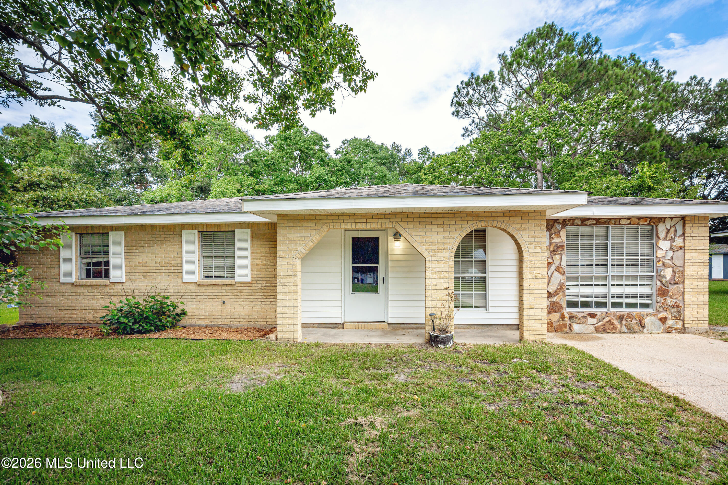 2840 Gardendale Avenue Property Photo 5