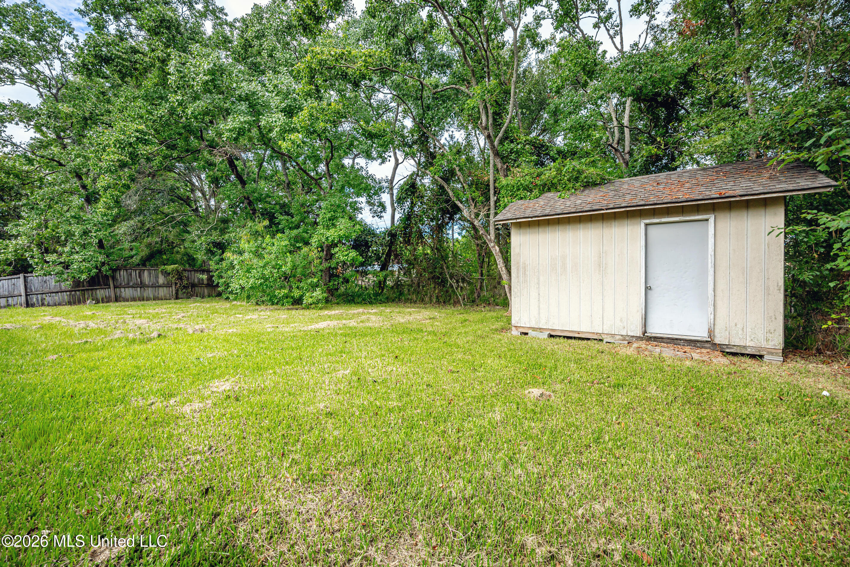 2840 Gardendale Avenue Property Photo 8