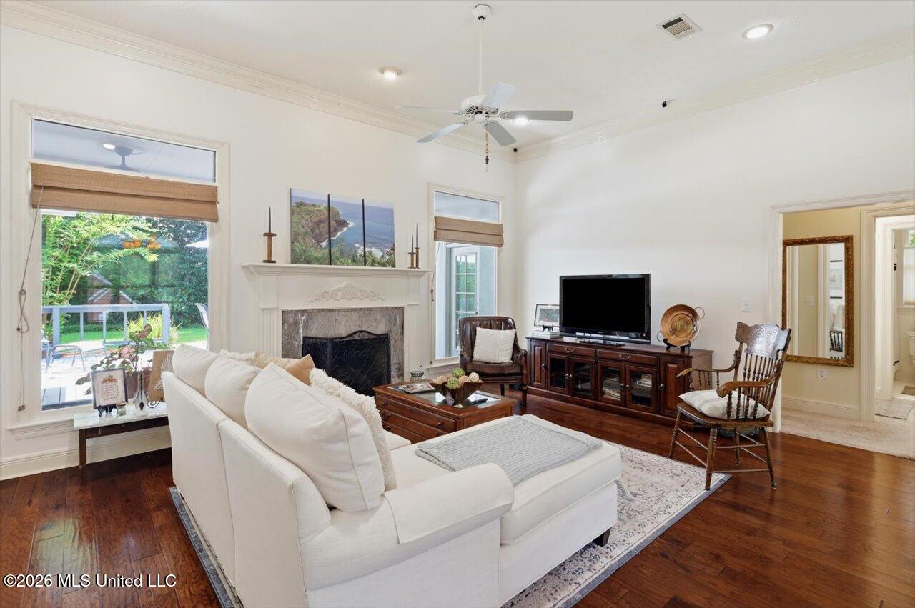 118 Parkside Drive Property Photo 10