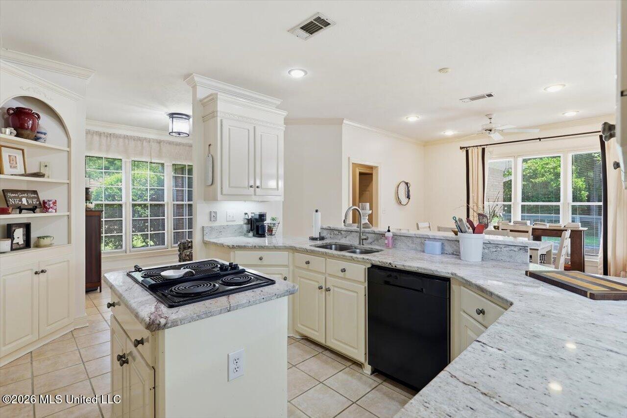 118 Parkside Drive Property Photo 13