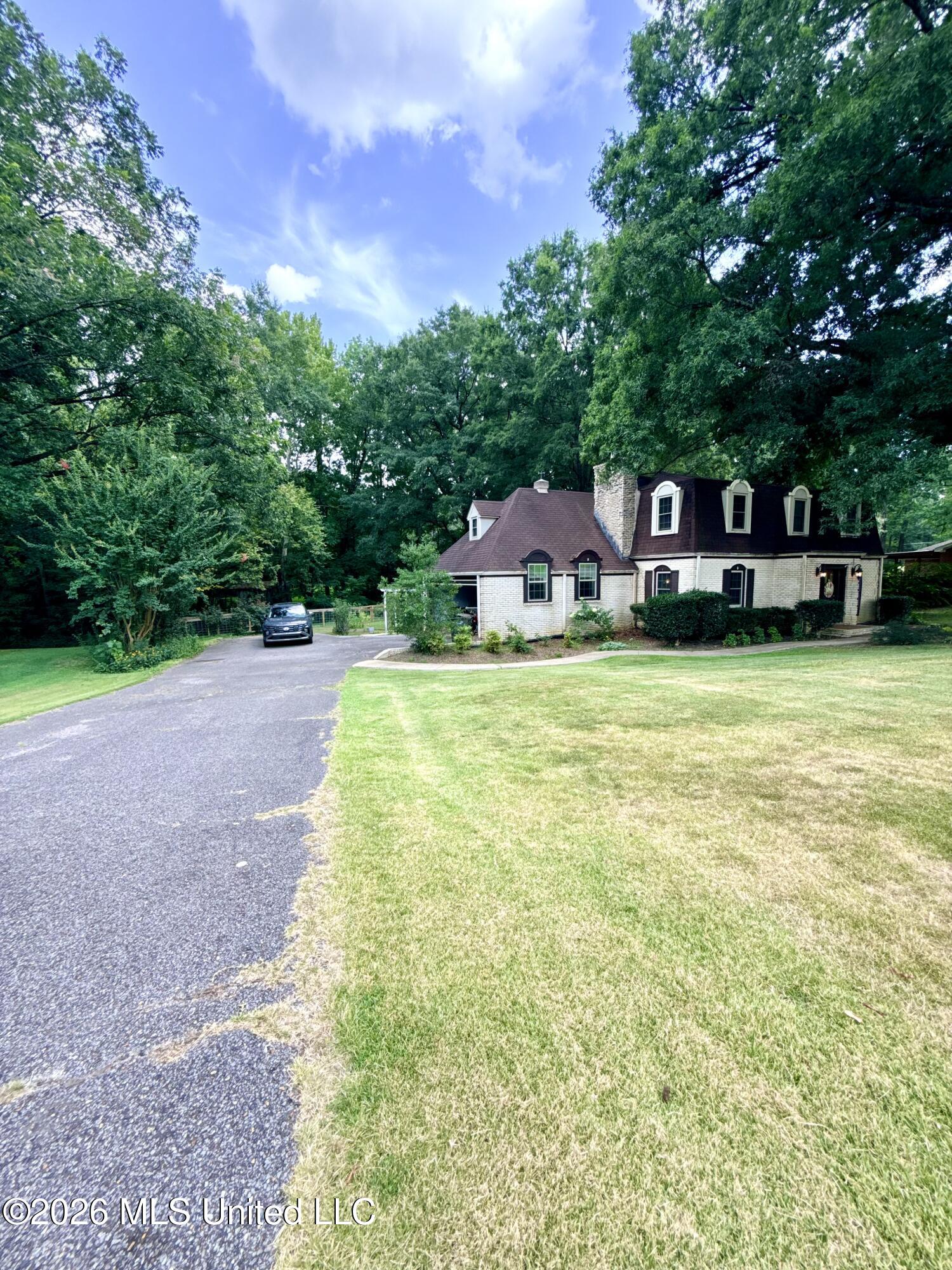 109 Brookside Drive Property Photo 2