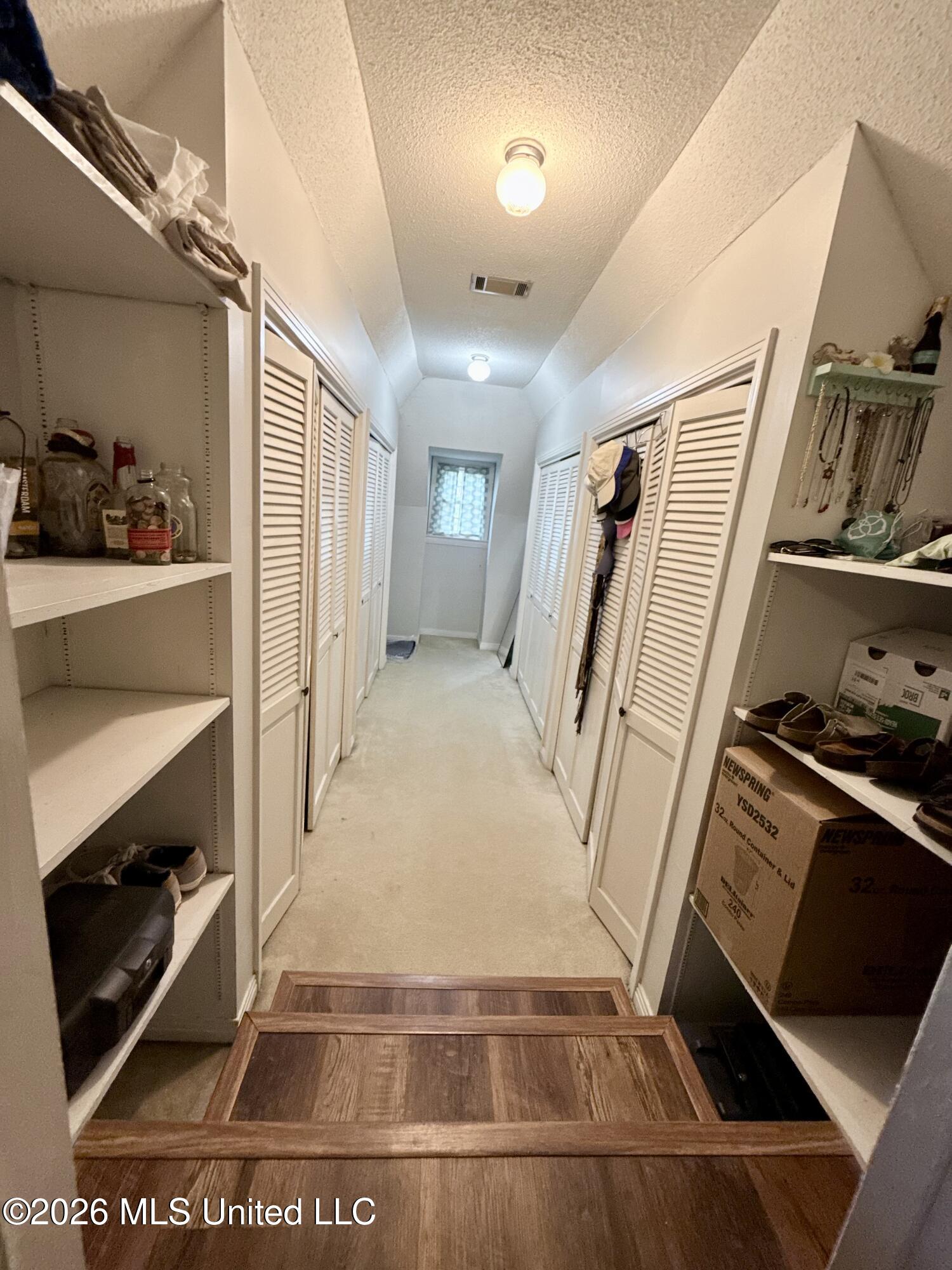 109 Brookside Drive Property Photo 8