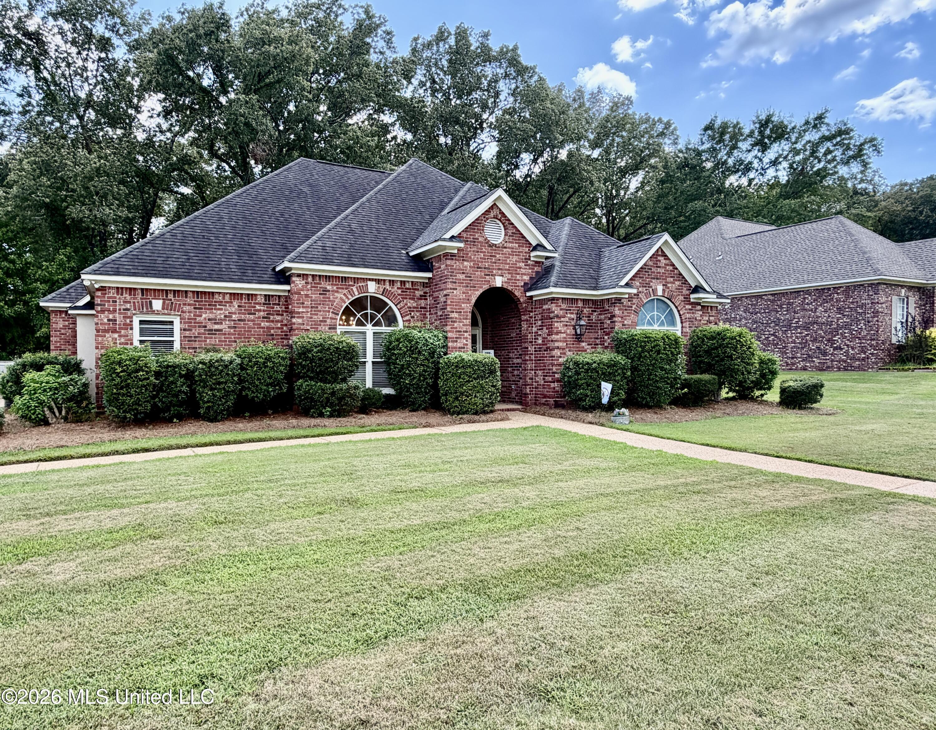 100 Trace Ridge Drive Property Photo 3